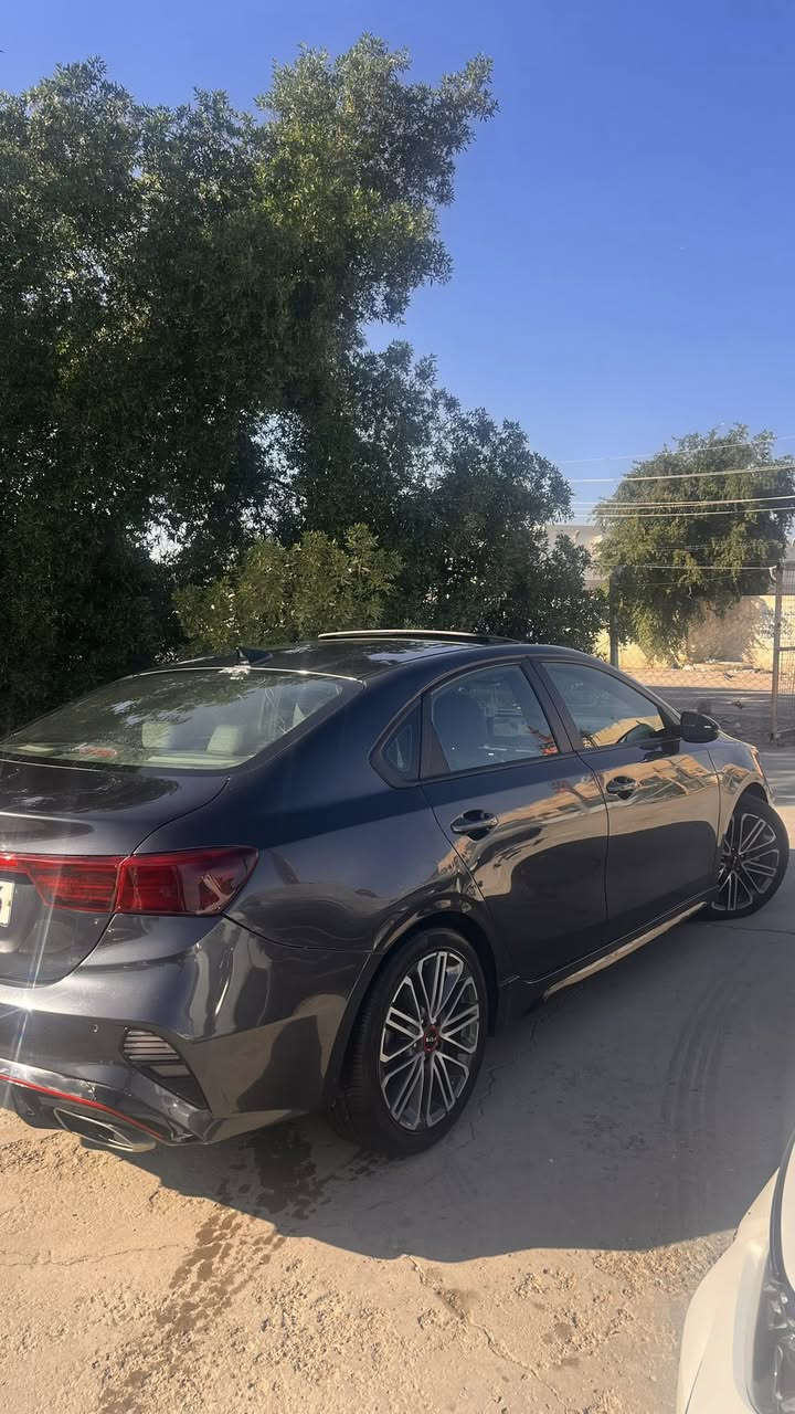 السلام عليكم كيا فورتي موديل 23 للبيع فئة GT رياضيه السياره حادثها جاملغ خلفي و صندوق بدون ايرباك ماشيه 36 ميل السياره فول فول مواصفات اي مواصفه ببالك موجوده تبريد كشنات تدفئه رادار ٣٦٠ تحديد مسار تحديد سرعه تفاعلي نقاط عمياء فتحه سقف كشنات كهرباء وجلد نظام صوت هارمن كادرن السياره تخم تايرات جديده انتاج ٢٥ و بطاريه جديده اي نقص مابيها و عدها تعديل بل اكزوز صوت حلو و مرتب صور الحادث امامكم موجوده سعرها 153 ومجالها قليل جدا رقمي *********** رقمها بغداد و مكاني بغداد السيديه
