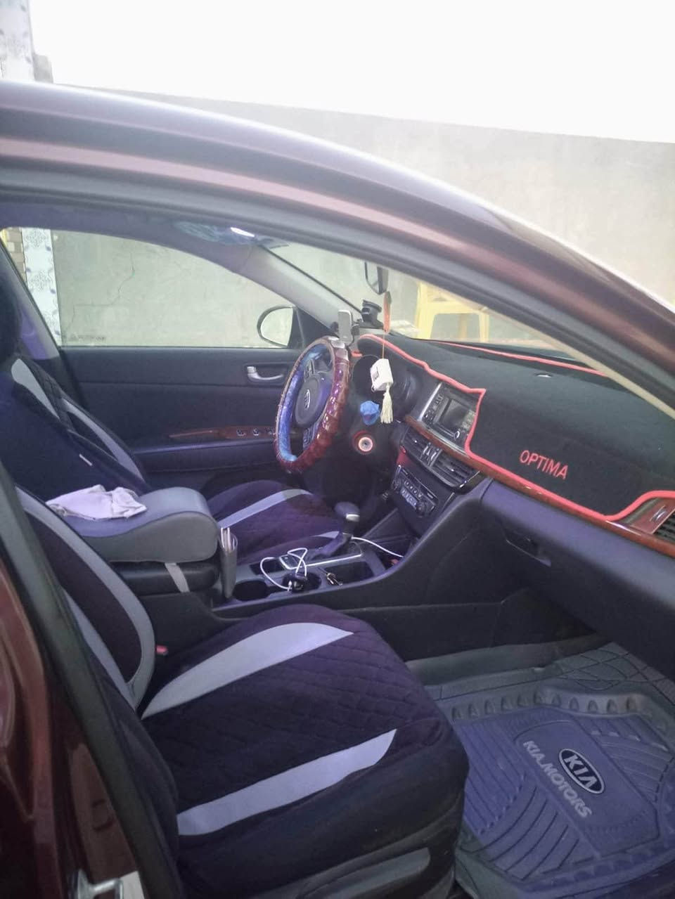 السلام عليكم 
أوبتمه 17 أمريكي حادثه جاملغ الخلفي جهت السايق كدح 
ماشيه 100
لون كرزي 
رقم أنبا الجديد 

سياره أستخدم شخصي مال جنيه وبالعافيه ع الياخذه 

السعر 133 وبيه مجال 

***********
