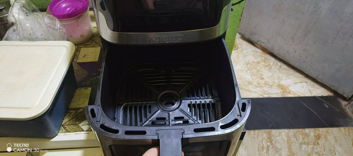 السلام عليكم
قلاية هوائية شركة newal التركية 
مستعملة 3 مرات بس بعدهي بچيسها 
8 لتر اخذناها ب110 
قيمو واخذوها بس لتكسرون بسعرها
 مكاني المحمودية حي العسكري


**إذا كنت صاحب هذا الإعلان وتريد حذفه لأي سبب، رجاءا أرسل رسالة إلى الدعم الفني**