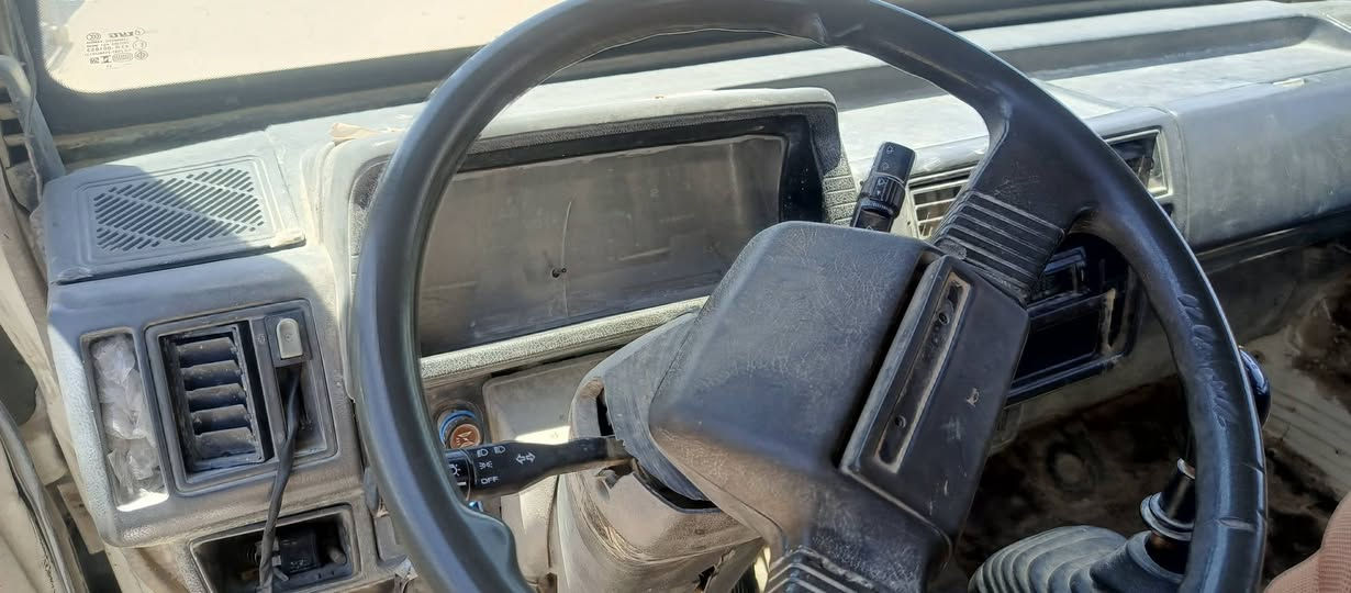 السلام عليكم للبيع كيه حمل موديل 94 سنويه لل 2030 بسمنه تحويل مباشر كير محرك خير من الله لاتنقيص لا تبخير سياره جازه تنكر سويج وتطلع سعر 38 بيهه مجال قليل مكان كربلاء اتصال ***********
