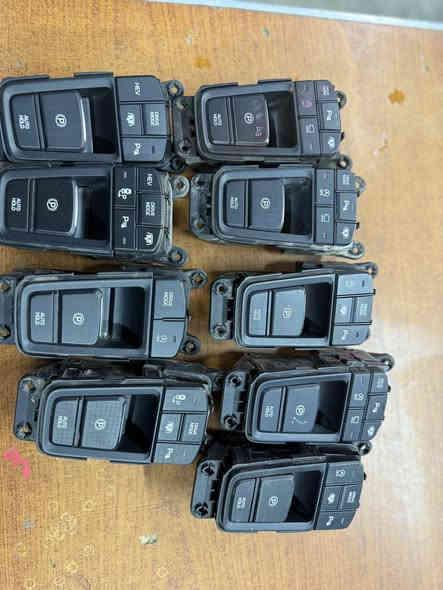 السلام وعليكم يتوفر دكم سايد بريك اصليه سنتافي سبورتج سوناتا توسان للتواصل 
***********
