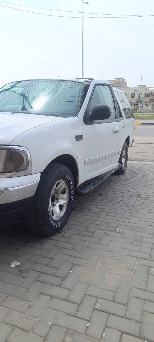 السلام عليكم ..امريكي للبيع فورد نضافه تخبل .مكينه فيفيتي 3000.مكينه كير جدد
عنوان ابو خصيب .سياره عائليه حلوه غرفتها جديده
سعر 38 بيها مجال بيع مستعجل 
للاستفسار ***********
اذا مراوس بيكب اراوس
