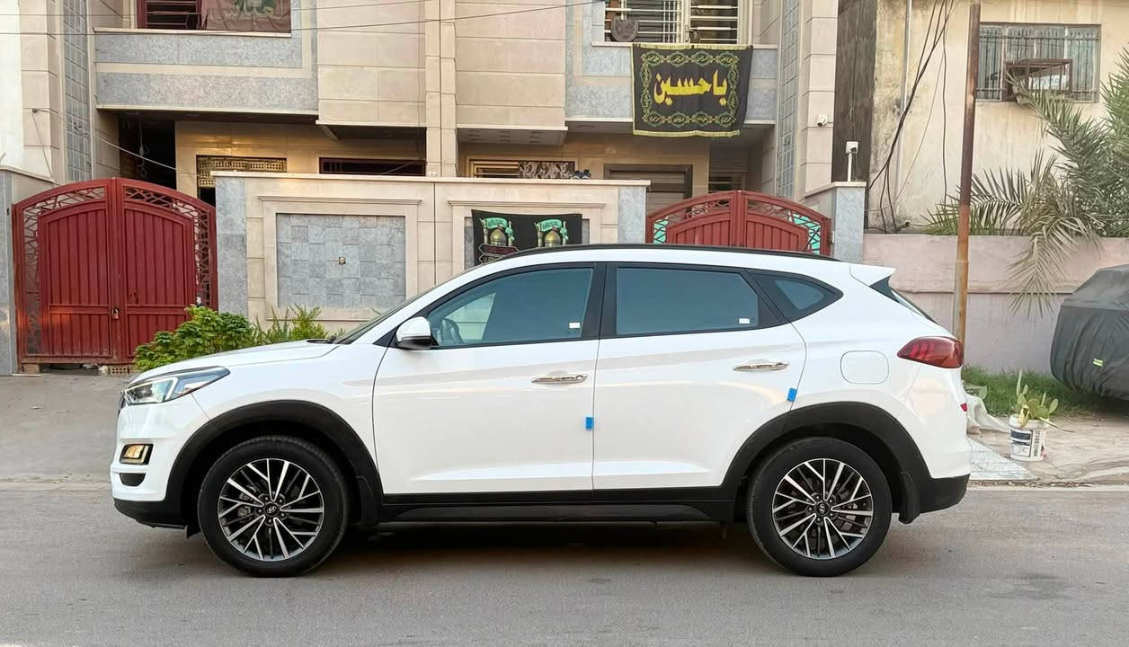 السلام عليكم توسان2019خليجي شركة الكاصد كوري اصلي ماشيه100الف مكينه كير مكفولات تخم تاير تبريد جديد ثلج صدر الامامي وخلفي جديد مبيه اي نقص رقم بغداد باسمي هزه وسنويه وارقام كله جديد مواصفات مكينه2000دوش مكفوله بانورامه قطعتين تبريد لد الامامي وخلفي حساس خلفي والامامي لايت5عدسات زنون بلادي مري شفط الاشاير بالمري يدات نيكل5ويلكب لايت دوار معا الستيرن تحكم استيرن جهتين شاشه كبيره كامره خلفي ثلاجه بجكمجه صاج ملكي بلادي مكان سياره بغداد المشتل رايد180ورقه بيه صبغ ربع بنيد فقط وباقي سياره مكفول من صبغ وتبديل***********
