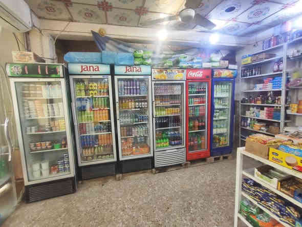 اسواق للبيع 5 برادات 2مجمدات +ميوز 4+رفوف +سلات 2+شاشه +كامرات 4+سبلت +بضاعه كامله للتواصل ***********مستعجل ع البيع
