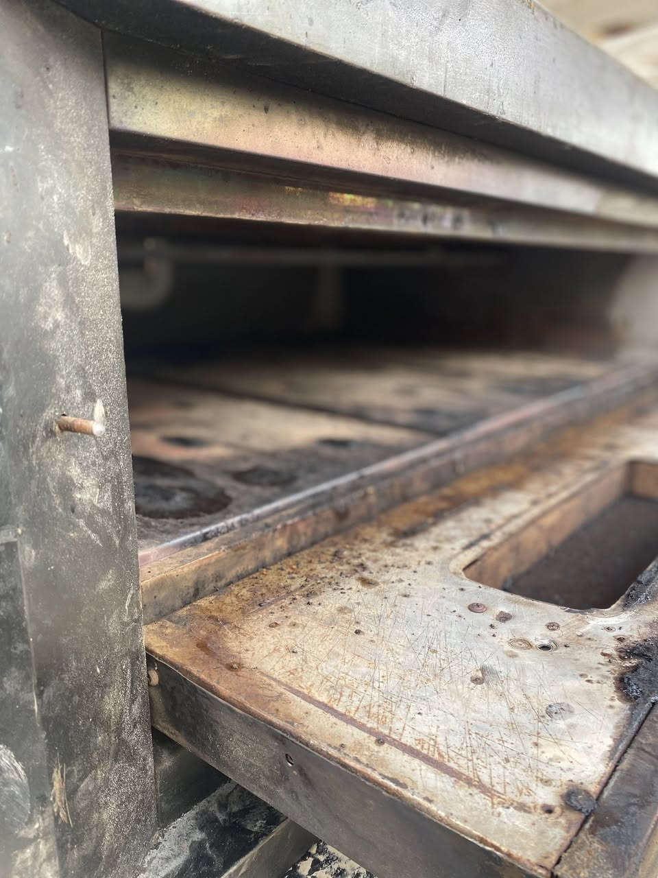 السلام عليكم فرن طبقي نزال ٩٠ يشيل صينيتين شمعته حلوه والشوي ماله وجه واحد كلش حلو ونظيف كهربائات بلاد بعده نقصه يده باب فقط 
سعره ٦٠٠ وبي مجال للطيبين  مكاني بغداد جسر المثنى 
***********
