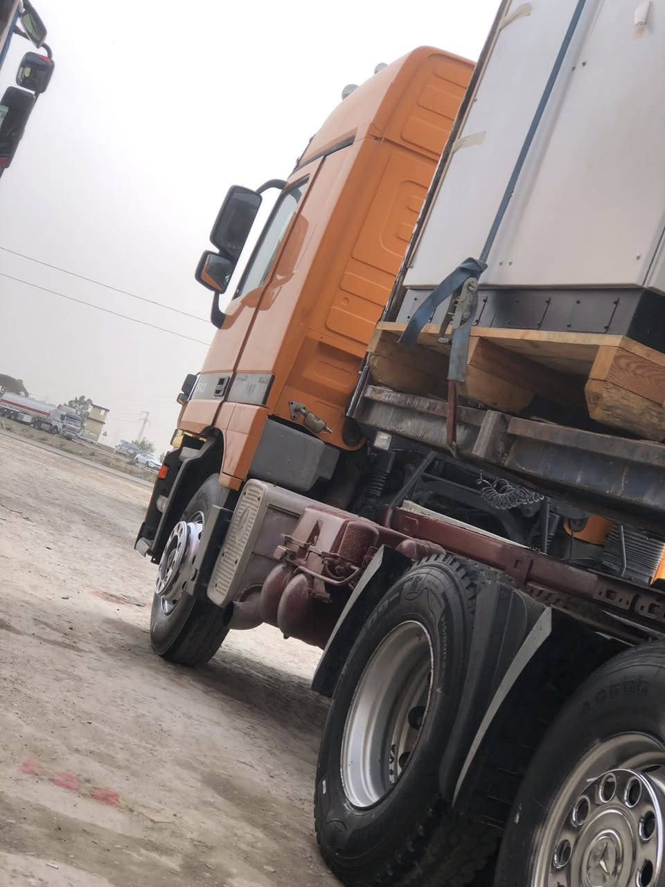 سلام عليكم اكتروز موديل 99 حجم 43 كير كهرباي رقم جديد تحويل مربوط 4محاور جناب متحركه مكفول كير ومحرك وشاصي وقماره تخم تاير جديد سعر 250$وبي مجال ***********
