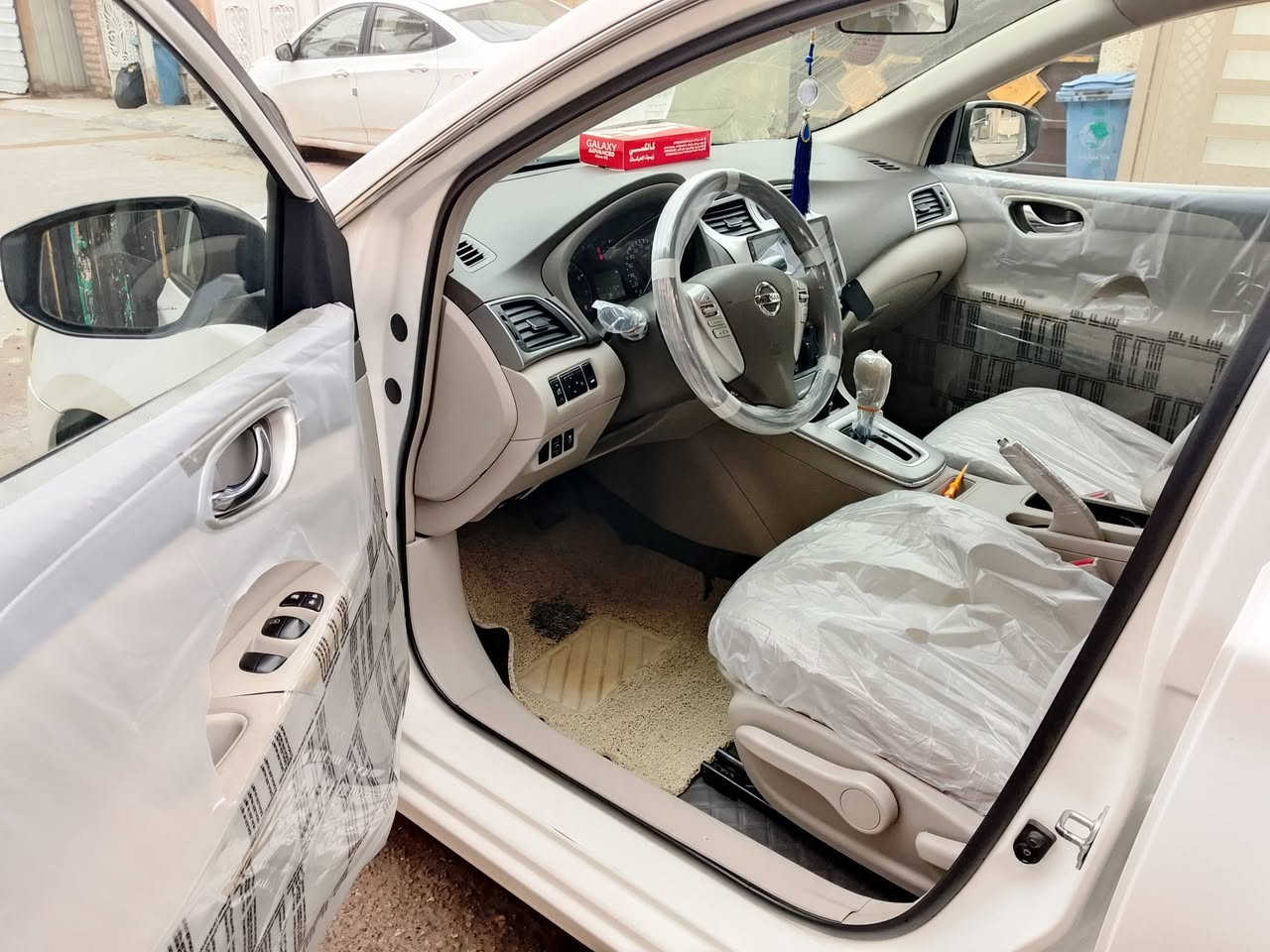 للبيع نيسان سنترا ياباني 
للبيع نيسان سنترا ياباني موديل 2020 كفالة عامة خليجي لسيارة رقم أربيل تحويل باي وقت كير مكينه بدي كلة كفالة تبريد قطعتين شاشة كامرة حساس خلفي تحكم جهتين ماشية 99 الف تخم تاير جديد صدر نضافة 100/1000  مكان البياع حي الرسالة الثانية للاستفسار الاتصال او واتساب متواجد *********** السعر 125 وبيها مجال
