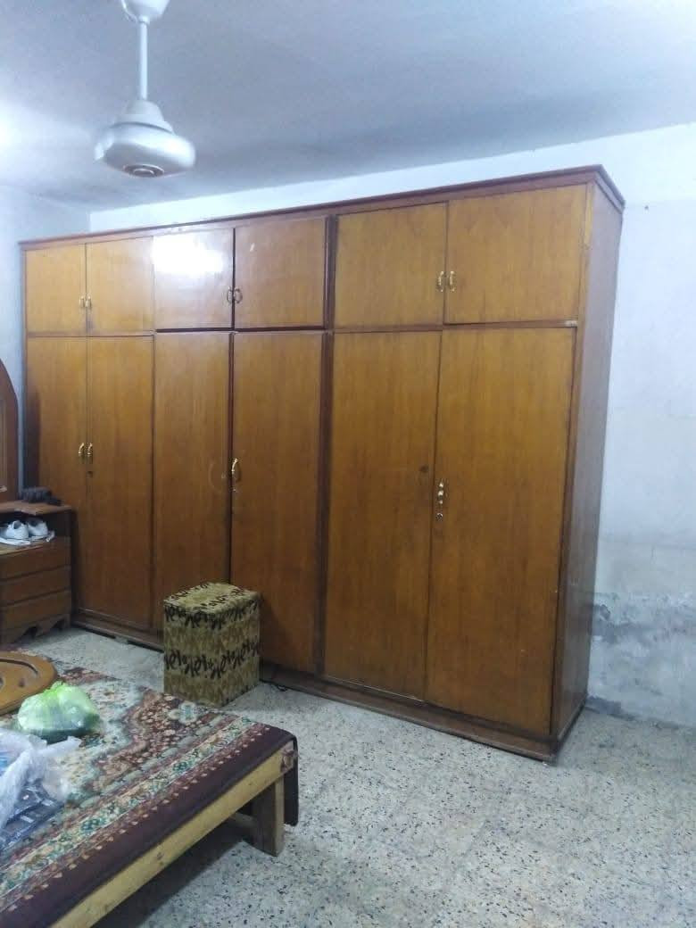 سلام عليكم غرفه صاج ملحق للبيع يحتاج لهه صبغ ويدات مكان الزعفرانيه سعر ٤٥٠ الاستفسار ***********غير متواجد ع فيس
