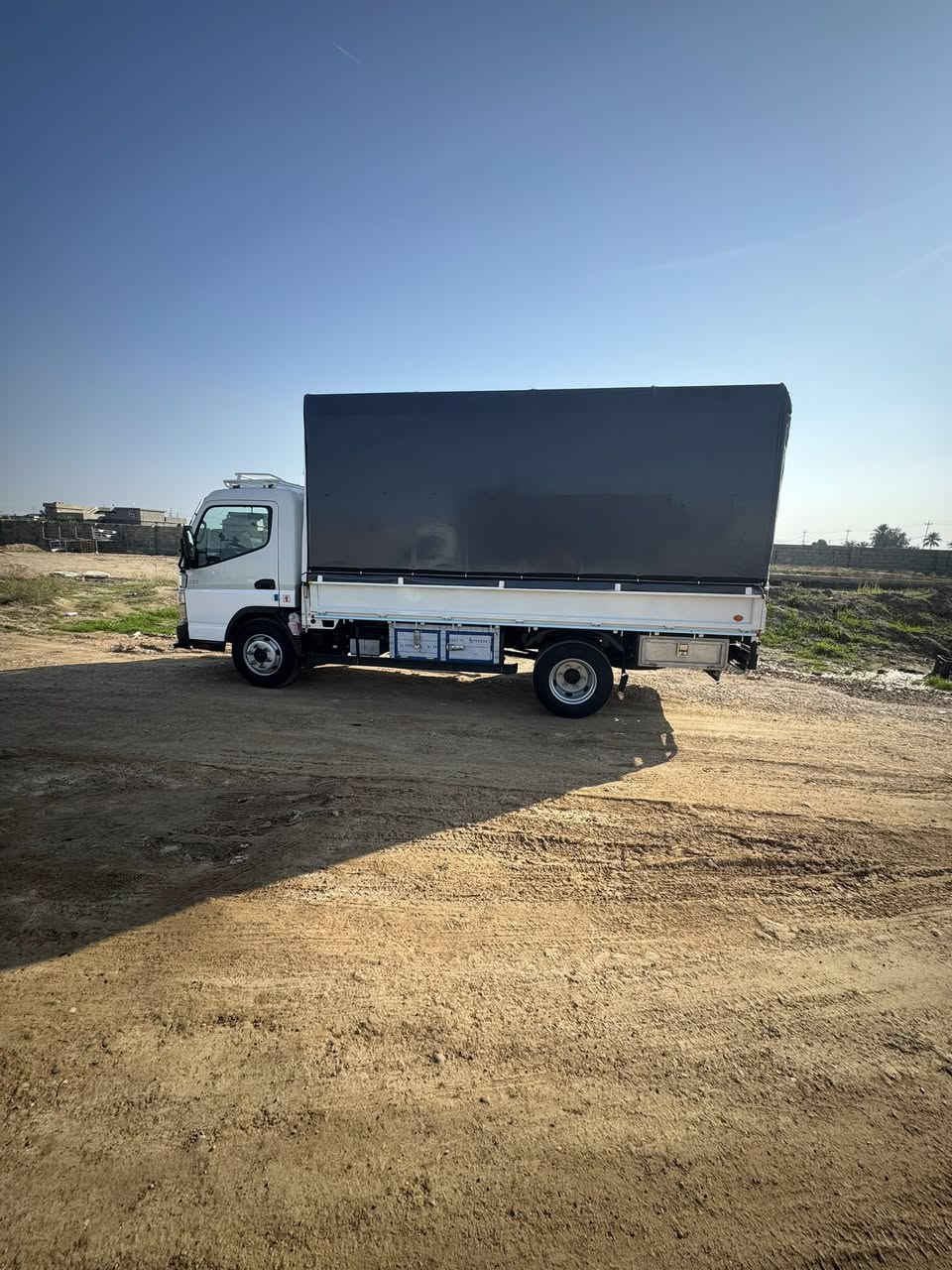 السلام عليكم 🤎
كنتر للبيع موديل 2024 تسجيل سيارة بسنت 2025شهر الثاني سيارة جديدة 

النضافه فول كامله مكمله حدادة جلال تخم برجستون  

جادر كامله 

مكفوله من الشخط

هاتف ***********
