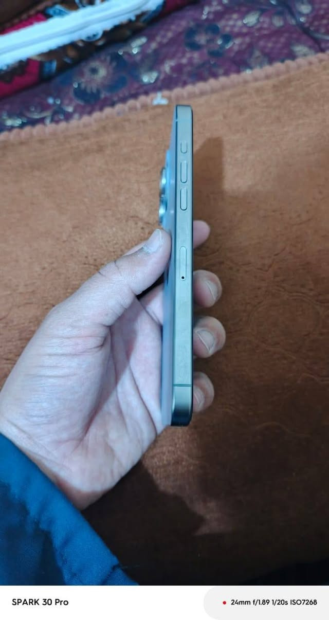 📱 للبيع آيفون 15 برو ماكس 256GB - لون Natural Titanium تيتانيوم ✨
**تفاصيل الجهاز:**
- الحالة: نظيف رقم واحد، استخدام بيتي، ماكو خدوش نهائياً
- البطارية: 79% صحة أصلية، 1023 دورة - تشحن يوم كامل
- المساحة: 256GB
- المعالج: A17 Pro + زر الاكشن + زوم 5x كاميرا
- الملحقات: كارتونة أصلية فقط
- مفتوح كل الشبكات + فيس آيدي 100%

**السعر: 1,150,000 دينار**
قابل للتفاوض البسيط للشراي الصادق

**المكان: أربيل**

للتواصل [ خاص ]


**إذا كنت صاحب هذا الإعلان وتريد حذفه لأي سبب، رجاءا أرسل رسالة إلى الدعم الفني**
