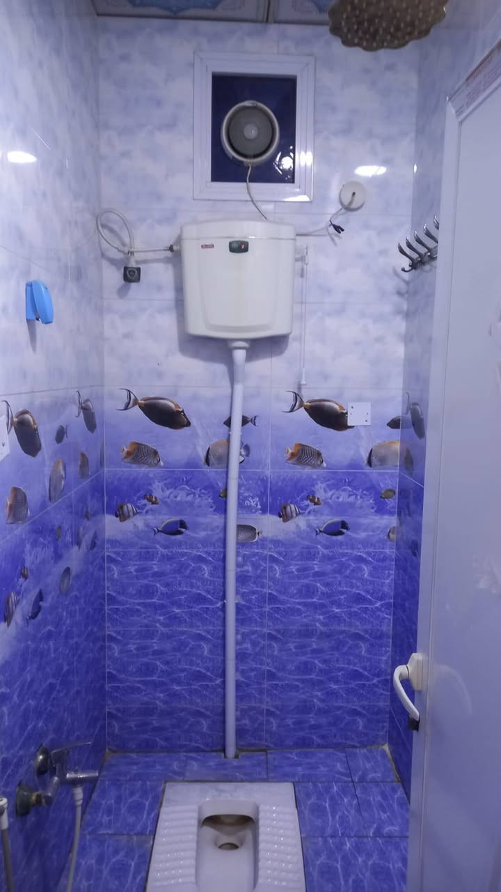 السلام عليكم بيت للايجار حي الحكم مجاور المدارس
يتكون من غرفه صاله حمام استقبال مطبخ 
للاستفسار الاتصال بالرقم  👈.  ***********
ايجاره 350 قفل
