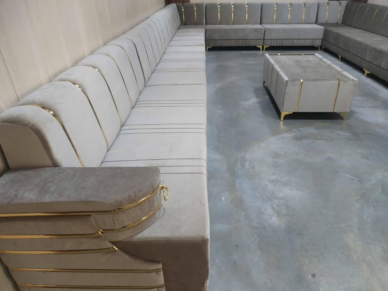 ديوان 7 ٲمتار عشر مقاعد ب 350 ٲلف يوجد شغل عالمتر حسب الطلب واللون


**إذا كنت صاحب هذا الإعلان وتريد حذفه لأي سبب، رجاءا أرسل رسالة إلى الدعم الفني**