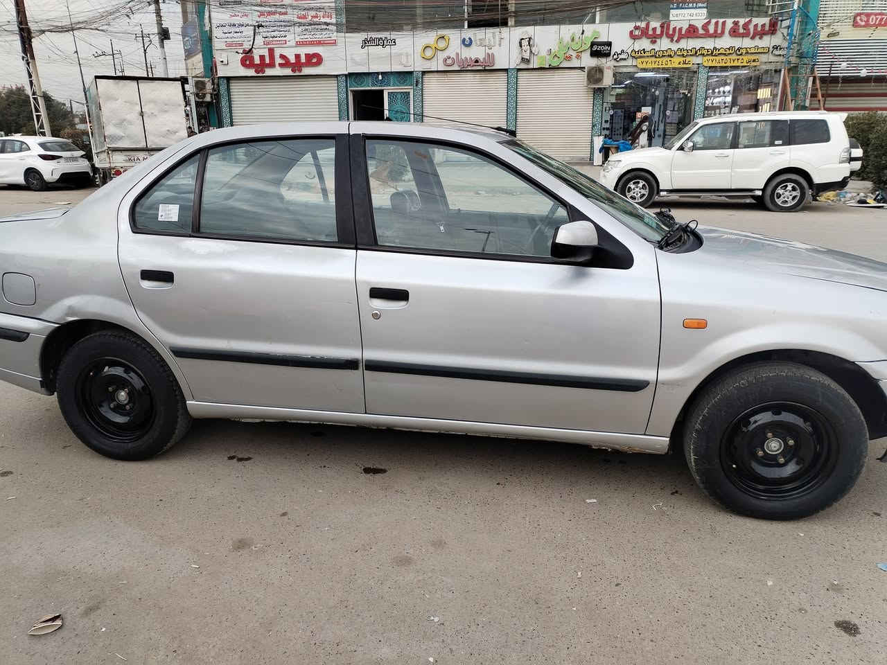 سلام عليكم  سمند 2009 لرقم وسنوية جديدات تحويل ثاني يوم
بسمي السيارة  نظيفة انضف من الصور تخم تاير صدر كلة خير من الله 
مكينة وكير خير من الله 
بيهة طخية بل جاملغ اليمنة ومصلحة 
العنوان بغداد البلديات 
السعر 39$ وبيهة حك الجية 
***********
