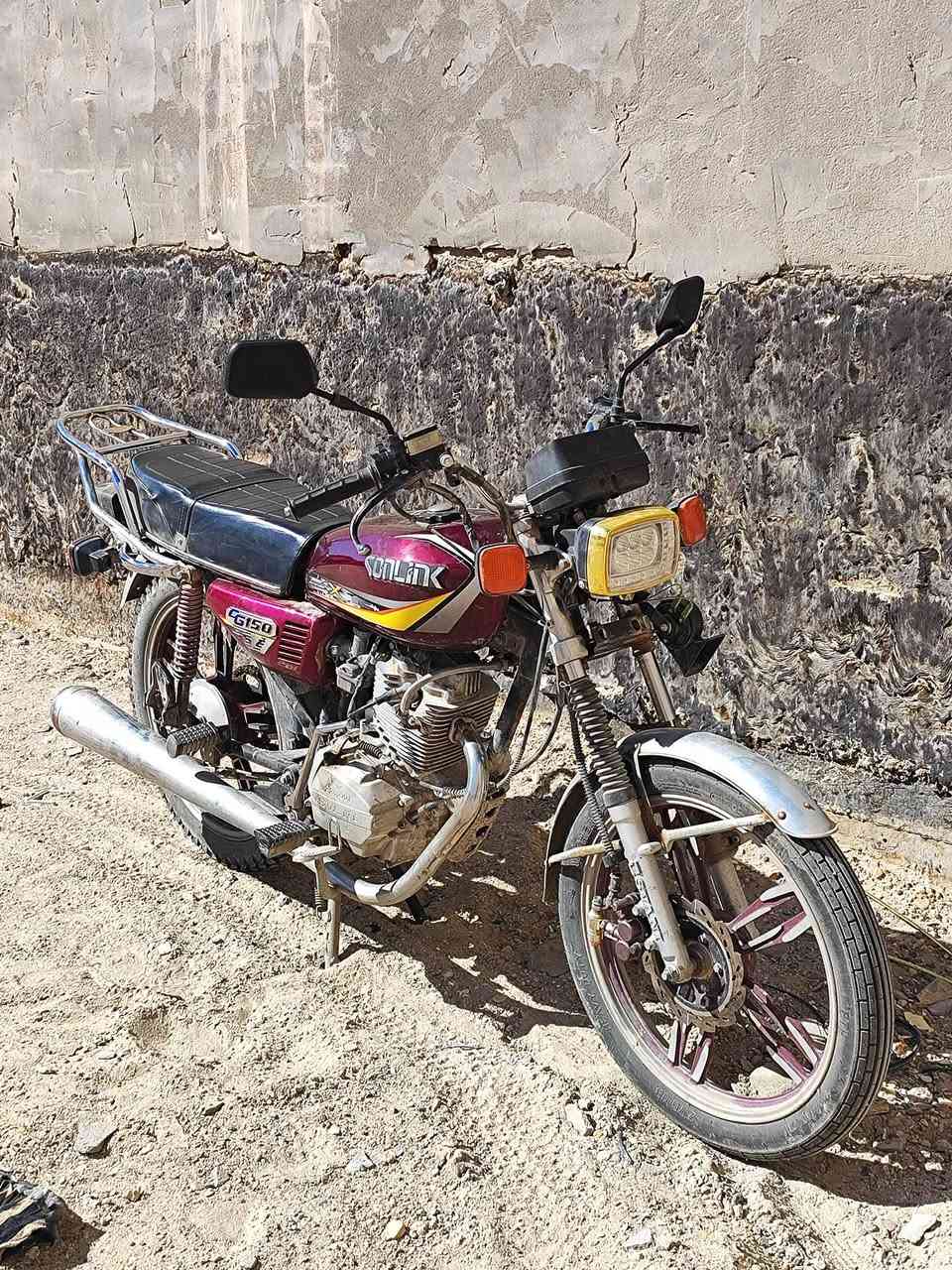 ايراني
اخوان دراجه ايراني موديل 22 نضيفه 5كير 150 بيهه سنويه ومرقم والرقم موجود  فقط رايدهه ب مليون و100 وبيه مجال .... وموجود وياهه درع وخوذه هديه  ....  مكان الانبار الفلوجه حي الجغيفي الثانيه   التواصل واتساب *********** فقط
