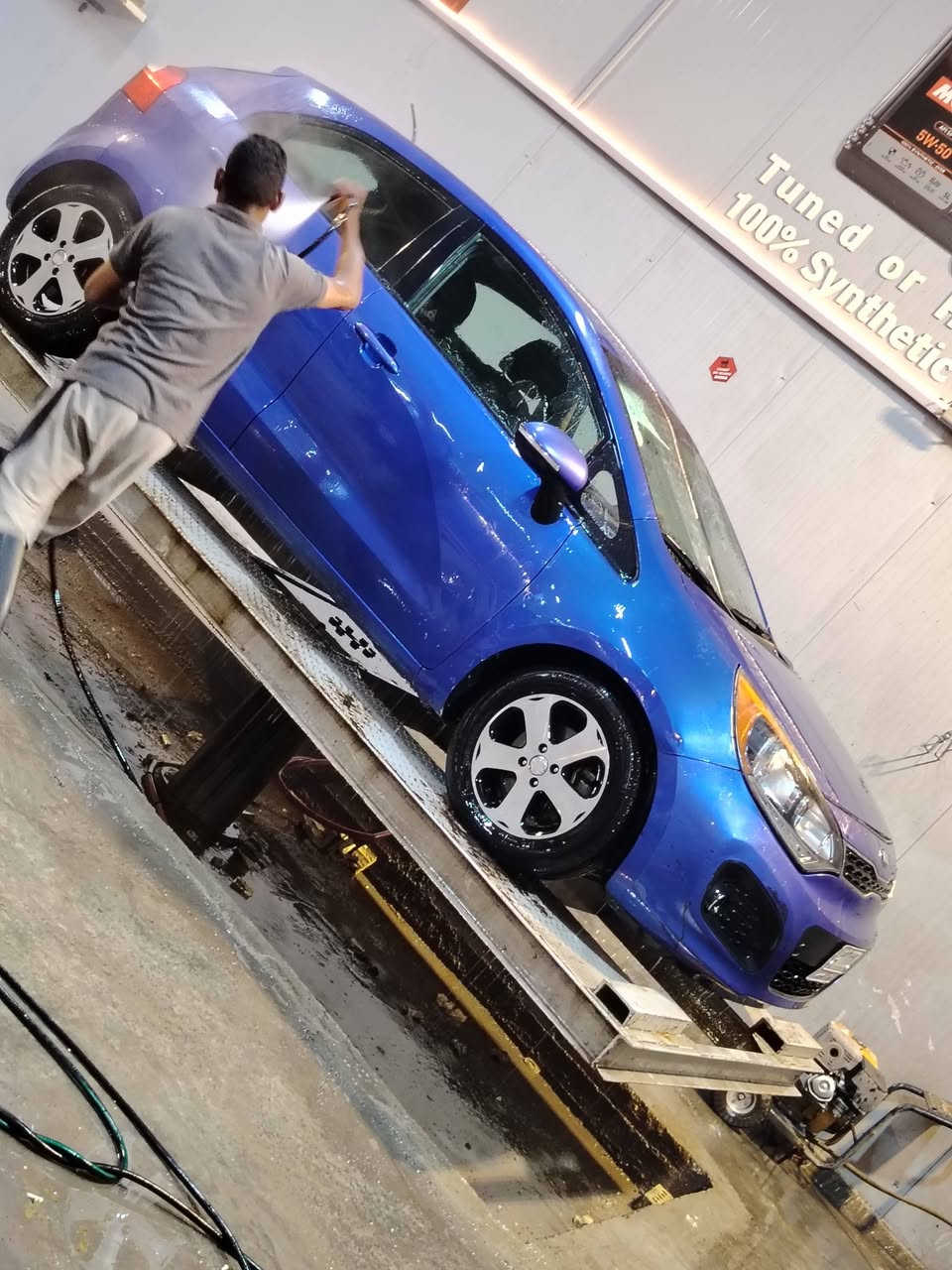 كيا ريو 2012 هاتش باك
سنوية بأسمي الى 8/2/2027

هزة جديدة

لون ازرق 

محرك 1600 gdi بنزين محسن 

رقم بغداد الماني 

تبريد شغال 

كهربائيات شغالة 

تحكمات ستيرن 

مثبت سرعة 

كامرة خلفية 

نضام ايكو 

ماشية 116 ميل قابل للزيادة

گشر بي جراد اكرر بي جراد وموجود بالصور

 گير ومحرك ادامة سنوية

صدر جديد 

نقصها حساس صالنصا فقط

وعارضها ب 73 وبيها مجال 

مكاني عامرية الفلوجة

 قبل لتجي خابرني فديو شوفها يله تتعنى حتى ما اوگع بأشكال وياك وتگلي الصور تختلف عن الواقع

الاتصال على الرقم *********** واتس آب
