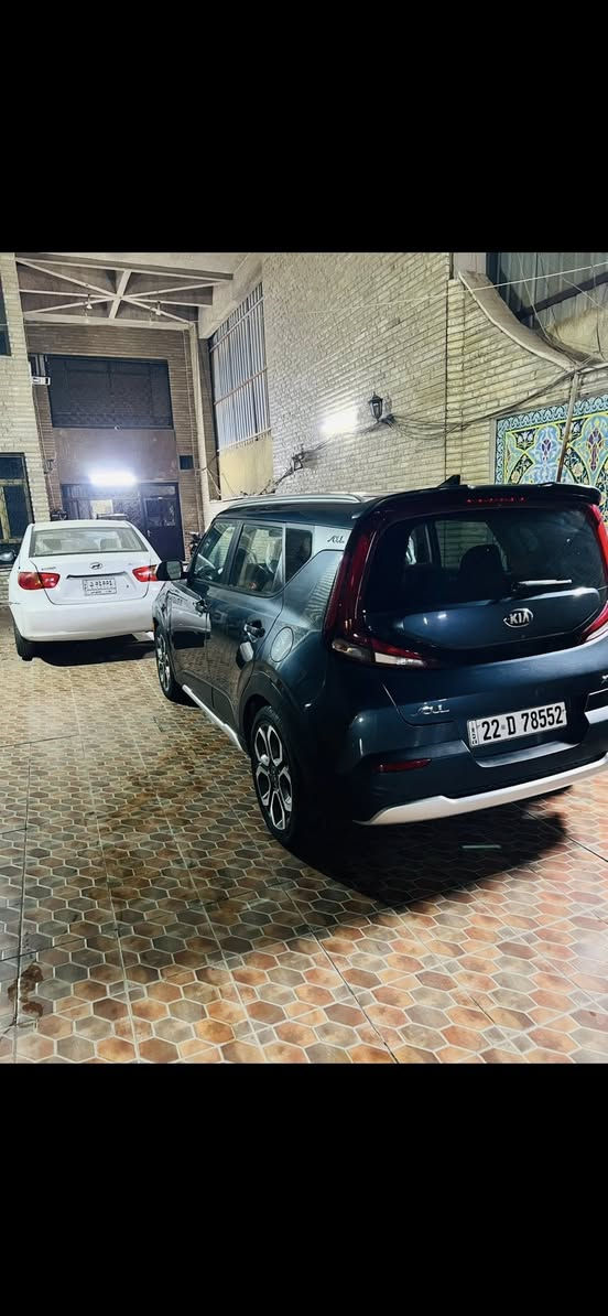 كيا صول موديل ٢٠٢٠ وارد امريكي بيه صبغ ربع جاملغ سايق مع ربع من البنيد باقي مكفول محرك 2000 دوش ماشيه ٧٥ الف سياره جديده باسمنه بغداد الوزيرية رقم هاتف صاحبه السياره ‭٠٧٧٦ ٢٢٢ ٧٢٤٧‬
