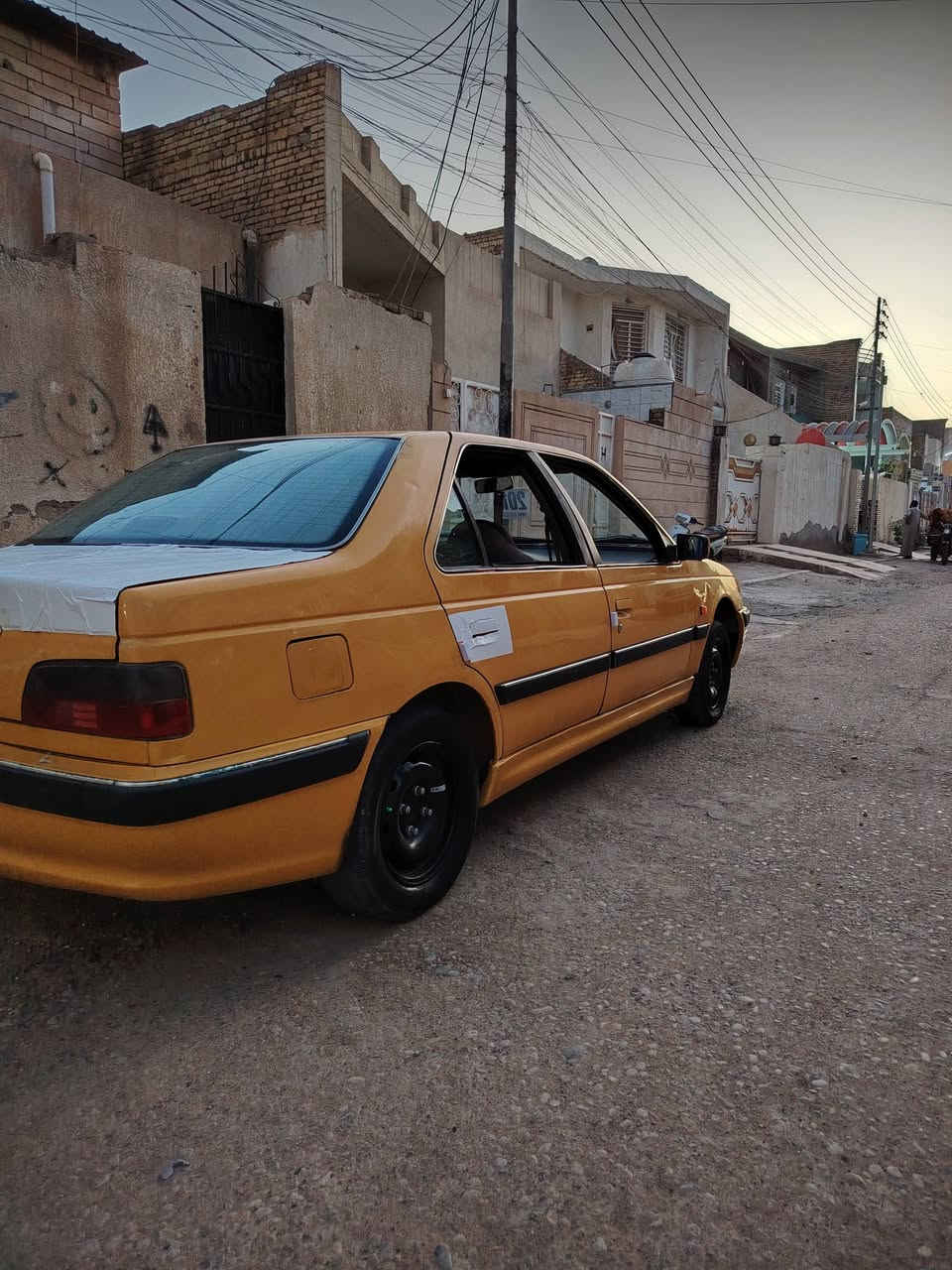 سلام عليكم بيجو بارس 2013 سياره كير مكينه مكفول لا تبخير ولا تنقيص تبريد شغال كهربائيات شغاله سعر ٢٦ وبيها مجال مكاني ميسان مكلف بل نشر هاذا رقم راعيها ***********
