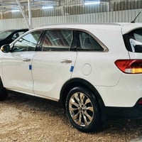 سورنتو موديل 2017 ماشيه 90 الف سياره جديده كفاله عامه  اتصال 077131951...