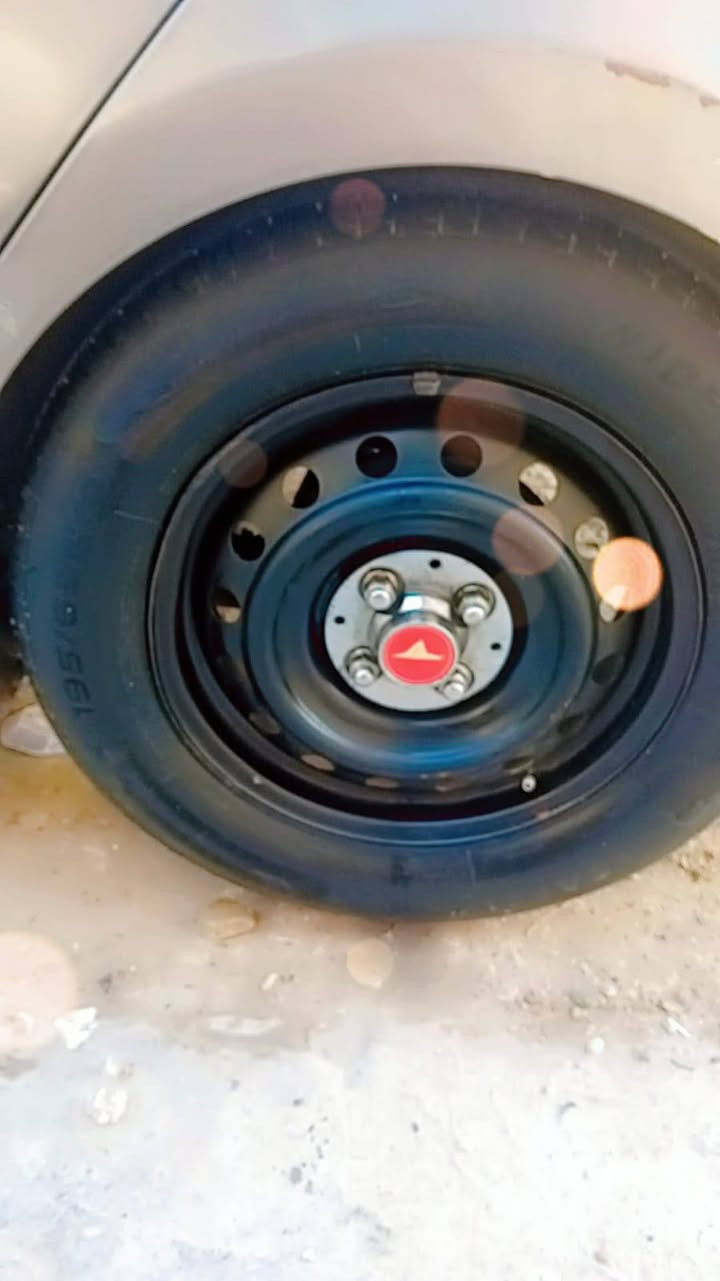 تخم تاير مال النترا للبيع الحجم 195/64/15
غير متواجد على فيس
للتواصل رقم الهاتف 
***********
