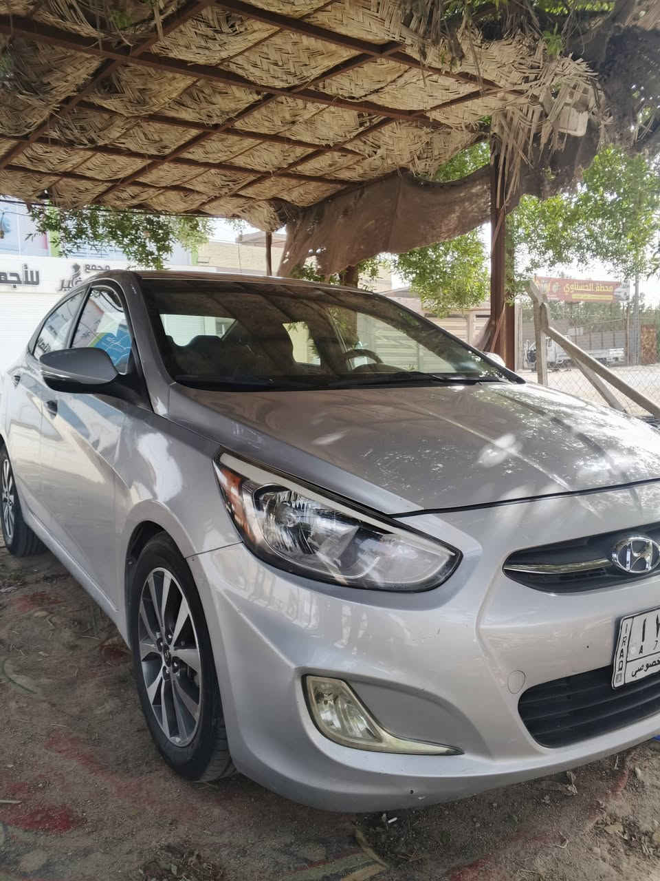 اكسنت ٢٠١٧ وأرد أمريكي رقم نجف 
بيها جاملغ أمامي وباب وبيها مكانات رش 
محرك وكير مكفولات حداديه جديده تخم تاير جديد تبريد ثلج السعر ٨٦$ مكانه كوفه ***********
