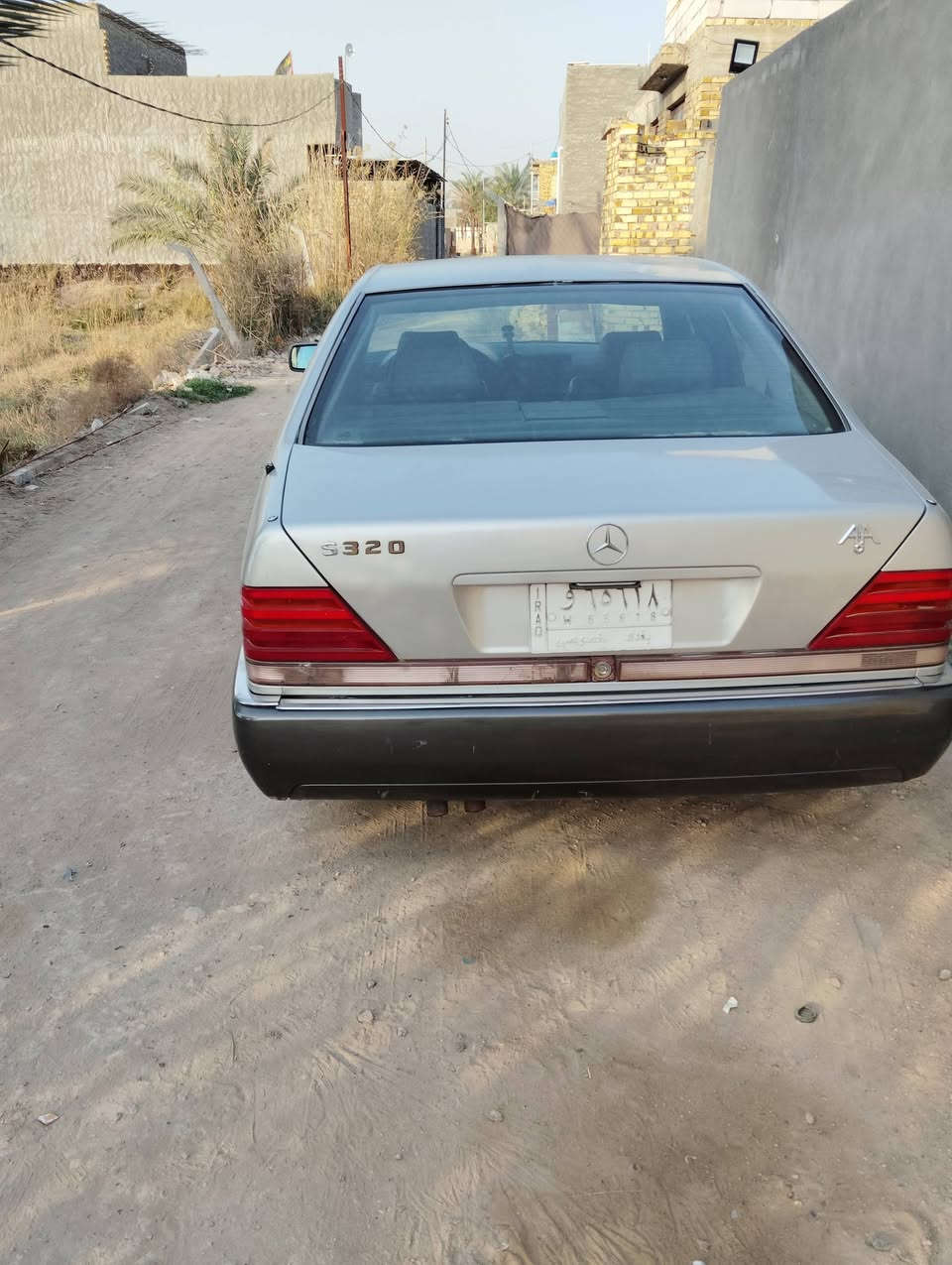 السلام عليكم
مارسيدس شبح موديل 92 باب قصير رقم بغداد باسمي تحويل مباشر داخل ازرق حبري محرك 320s بالضمان وبالشرط سعرها 65 وبيها مجال وتأمرون وتتدللون معروفة الشبح دبل جام فتحة سقف بردة خلفية كلها شغالة و مصبوغة عام اثر جراد 
للاتصال 
***********
***********
