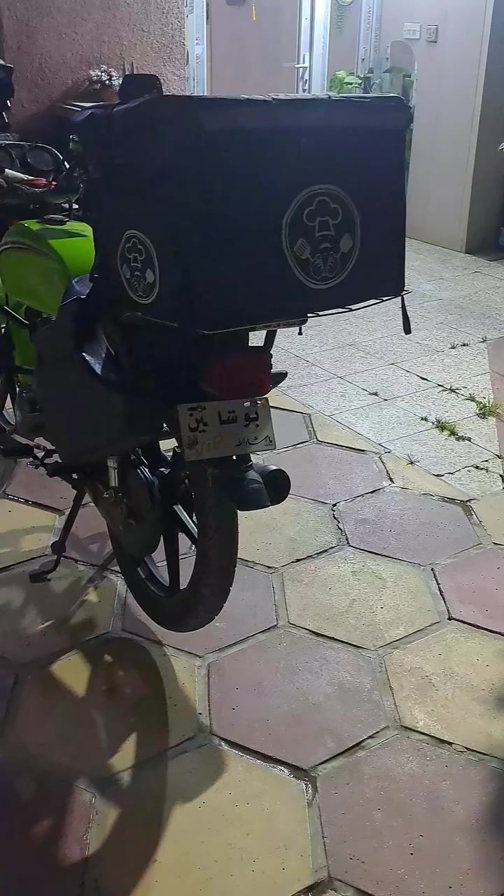 السلام عليكم 
دراجه شاينك للبيع الدراجه جديده ماشيه ٤٠٠٠ ونص 
الدراجه كفاله عامه وين متريد وديه الدراجه ما ممدوده عليه سبانه وما مشتغله دلفري ابد الصندوق جماليه أين نقص ماكو بس الباتري ضعيف سلف هندر بأي وقت مكان ديالى بعقوبه الرقم ***********
