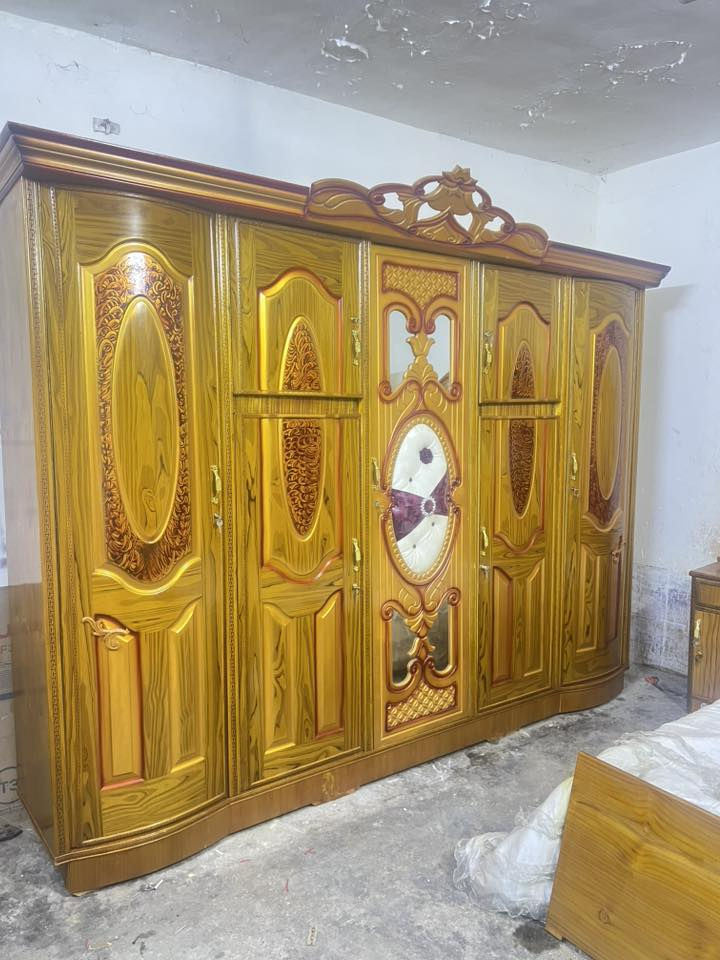 غرفه أخشاب مستعمله للبيع 5ابواب ملحق مديل نفخ مقوس الزاويه كنتوريه ضهر جرجوبه براغي اخت الجديده استعمال قليل السعر 700بغداد الاتصال ***********متواجد واتساب اكو توصيل بكروه 🚚
