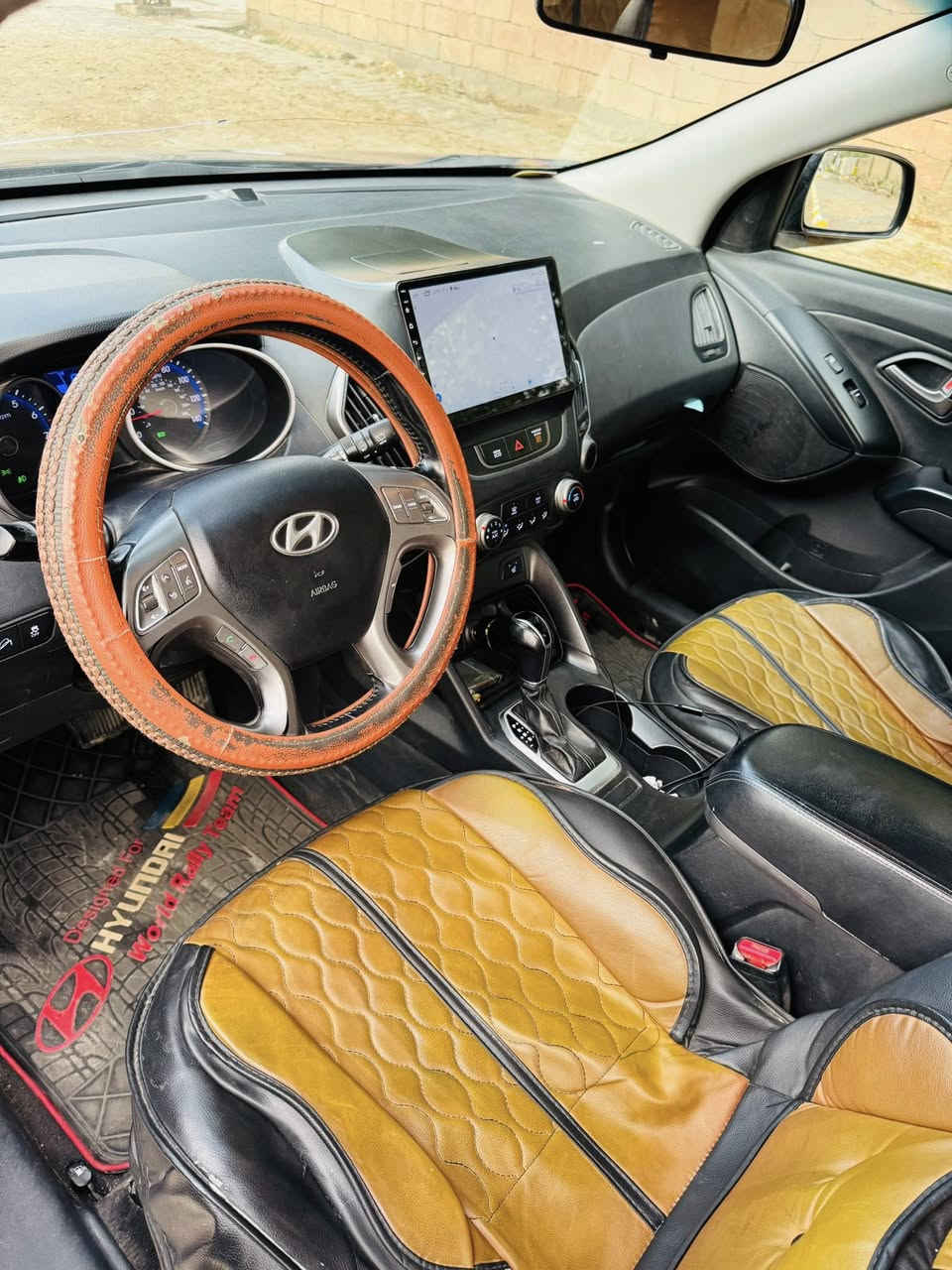 السلام عليكم
توسان 2015 وارد امريكي بيها قطعة صبغ واحدة فقط بدون دواخل  الباقي (كفالة عامة ) مكينة كير خير من الله لاتنقيص ولا تبخير رقم بغداد سنوية ل28 كشنات كهرباء كشنات تدفئة تبريد تحكمات ستيرن +مانع انزلاق+نضام يكو اقتصاد بانزين تخم تاير تخم ويل واضح تبريد منضومة جديدة كاملة مكملة من كلشي منضومة لايت زينون  السيارة حلوة ونضيفة بل واقع احله من الصور 

السعر 125 وبيها مجاال بسيط
مكاني واسط الصويرة 
***********
