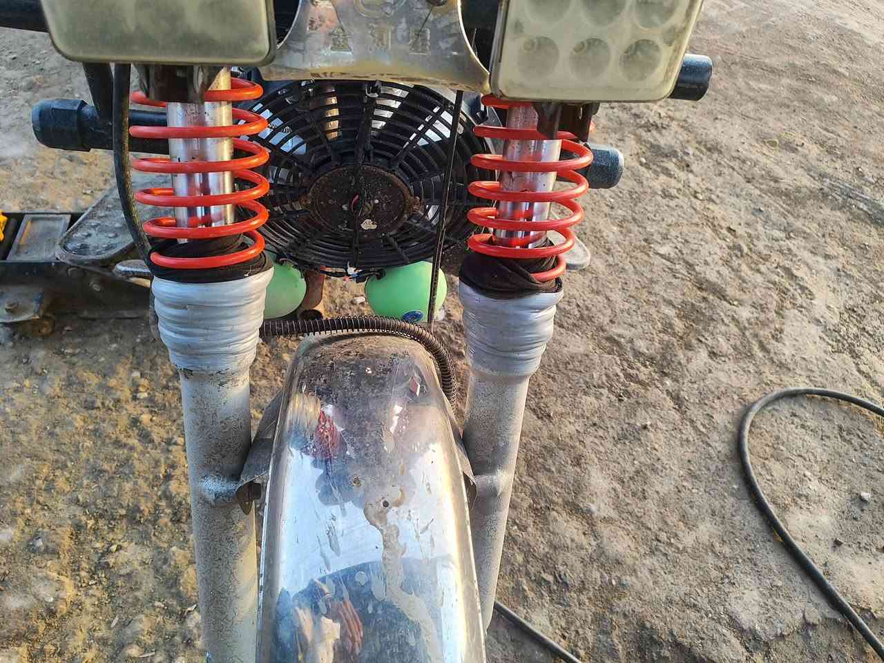 سلام عليكم دبلات اماميه فرس شغالات اصليات بلاديات للبيع نظاف كلش تاير ستوته امامي نظيف مع التيوب مالته نظيف التاير ياباني تيوب جديد امس شتريته يشتغل جميع ستوتات
للتواصل *********** مكاني مدينة
