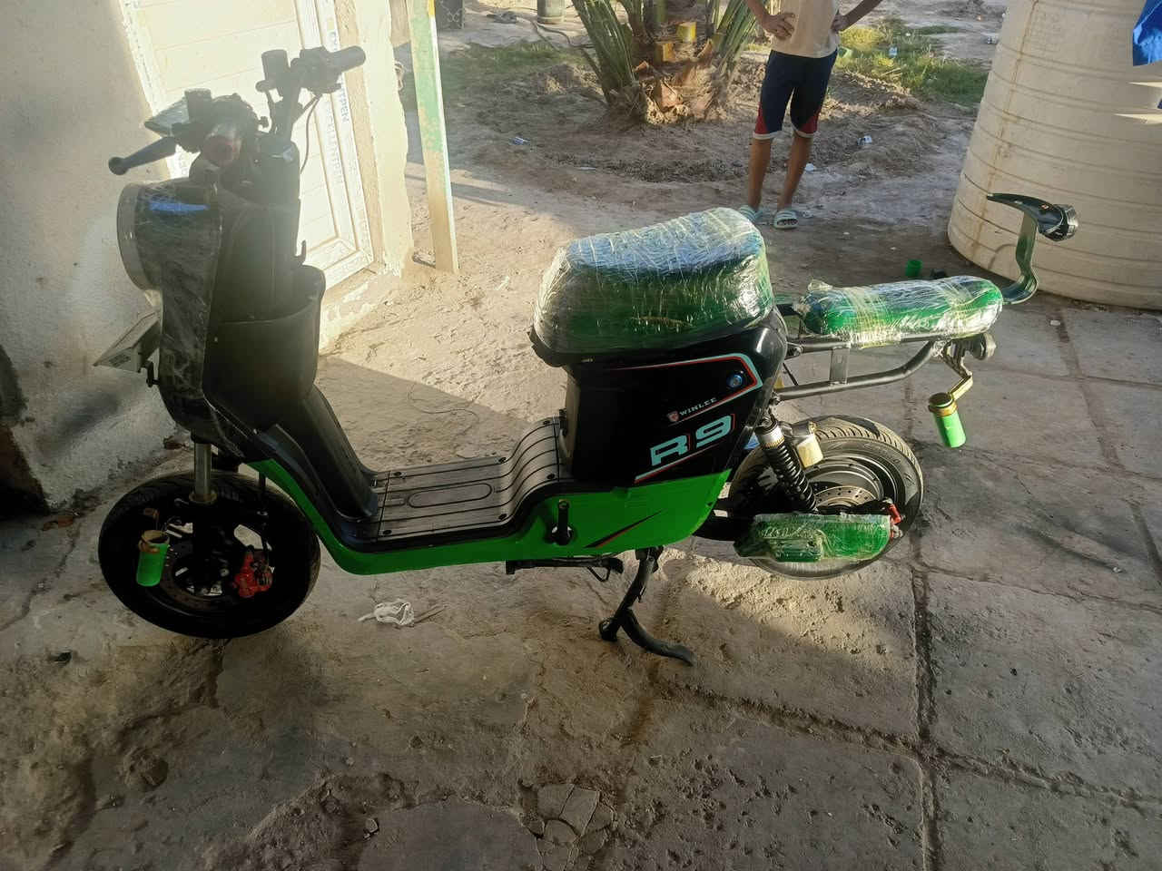 دراجه ار 9 نضيفه نقص 4 بطاريات يعني بيهه بطاريه وحده اكرر نقص بطاريات سعرهه 200 ققل لا تعبني ولا اتعبك نقص اربع بطاريات ترجع وكيل سكني 5 ميل البصره


**إذا كنت صاحب هذا الإعلان وتريد حذفه لأي سبب، رجاءا أرسل رسالة إلى الدعم الفني**