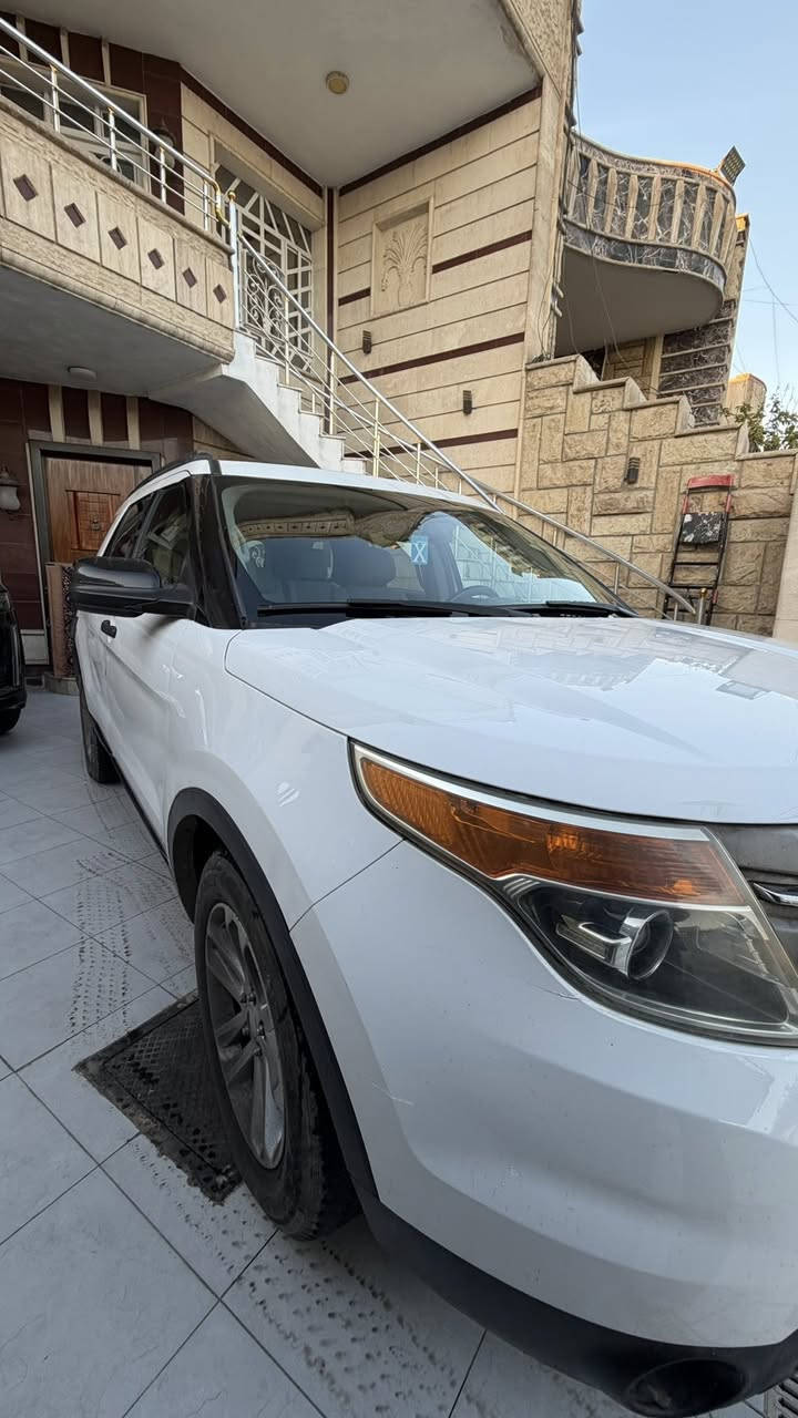 للبيع سيارة فورد اكسبلور  2014 رقم اربيل
المواصفات نص  فول
 محرك 6سلندر 3.5
فورويل awd
تحكمات ستيرن فول
لايت زنون
7 راكب
حساسات خلفي
تبريد 3 قطع امامي وسطي وخلفي مع تحكمات 
8 سماعات
 بيها قطعتين باب صبغ وجمالغ مفتوح 
رقم اربيل
السعر 160$ورقة وبيها مجال 
للاستفسار
***********
مكان السياره بغداد شارع فلسطين
