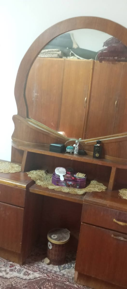 غرفة نوم مستعملةللبيع  كاملة مع ملحقاته.  الاستفسار 📞 ***********
