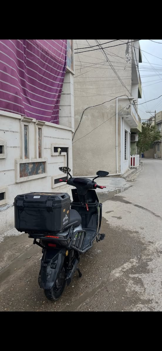 سلام عليكم دراجه شحن للبيع 5بطاريه سرعته 90 دراجه استعمال قليل وياه خوذه هديه 650الف رايده 
الدراجه مشتريه ب950 دراجه مابيه اي نقص هاذه رقمي *********** واتساب
