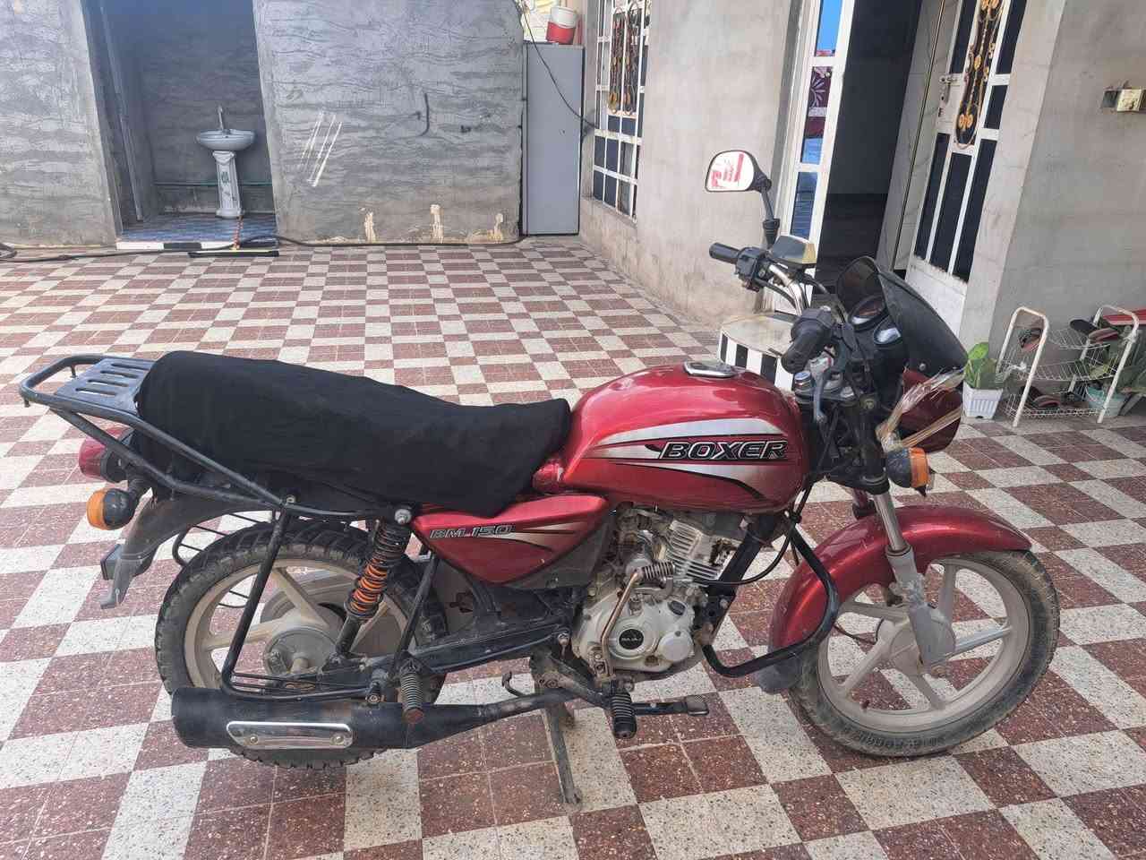 دراجه بوكسر موديل ٢٠١٨ وراق كامله اصوليه سعر 550 وبيها مجال نتصل *********** او مراوس بشحن حسب القناعه
