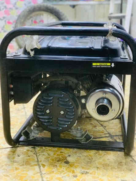 السلام عليكم 
مولده للبيع12انبير نضيفه 100/100
مره وحده مبدللها دهن وضميتها 
سعرها175 
مكاني كربلاء حي العسكري العابد 
*********** واتساب مفتوح
