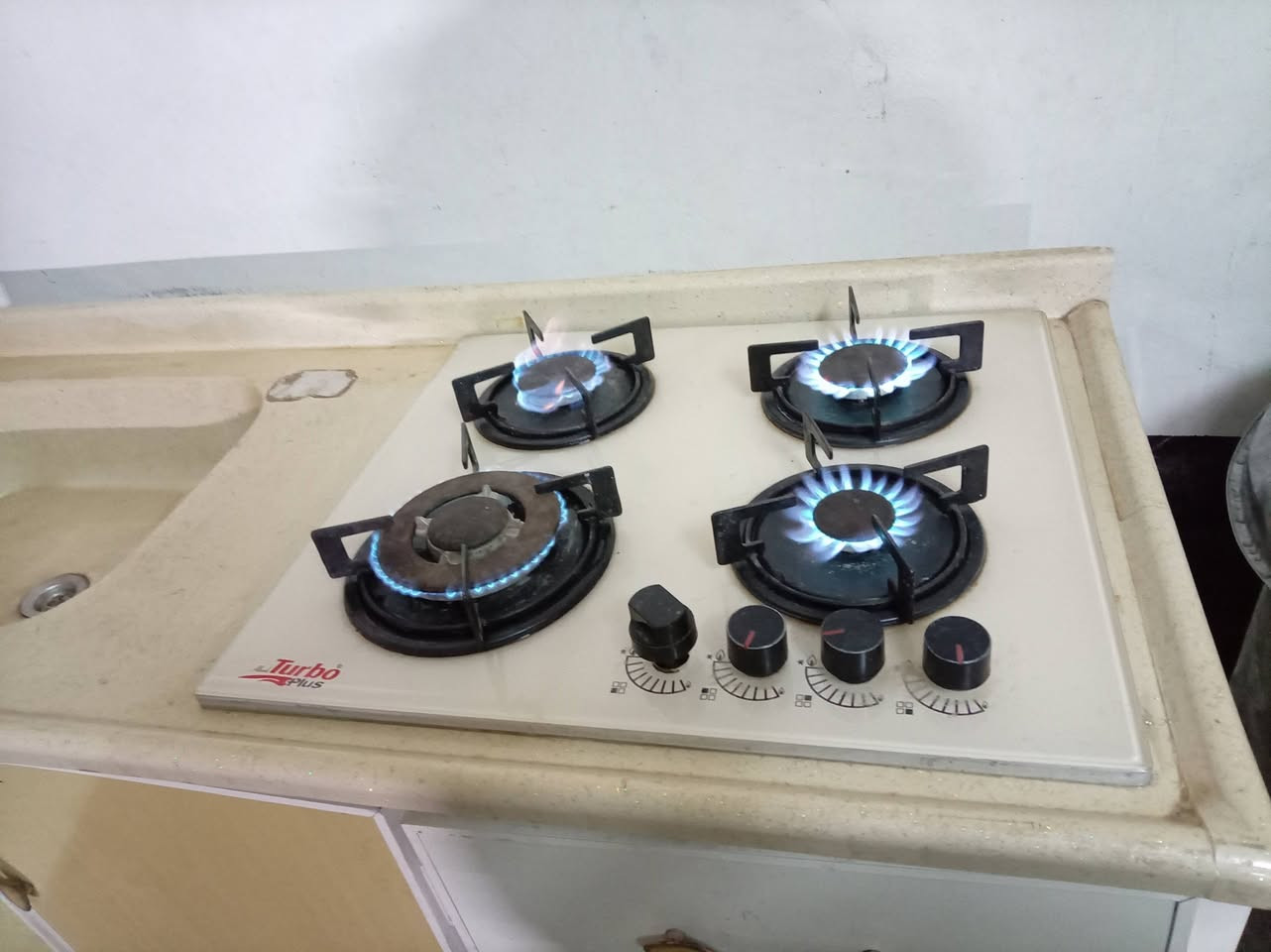 كاونتر للبيع 
السعر: ٨٥ الف 
التواصل على الرقم ***********
