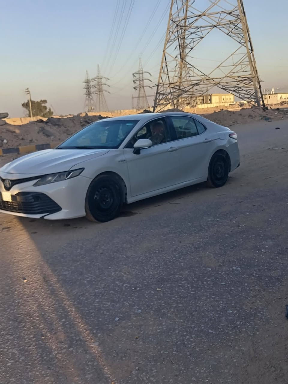 كامري 2020اصل محدث 2023 مصبوغه عام مكفوله من الضربه  مكاني نجف  كيرها بي خربطه ***********
