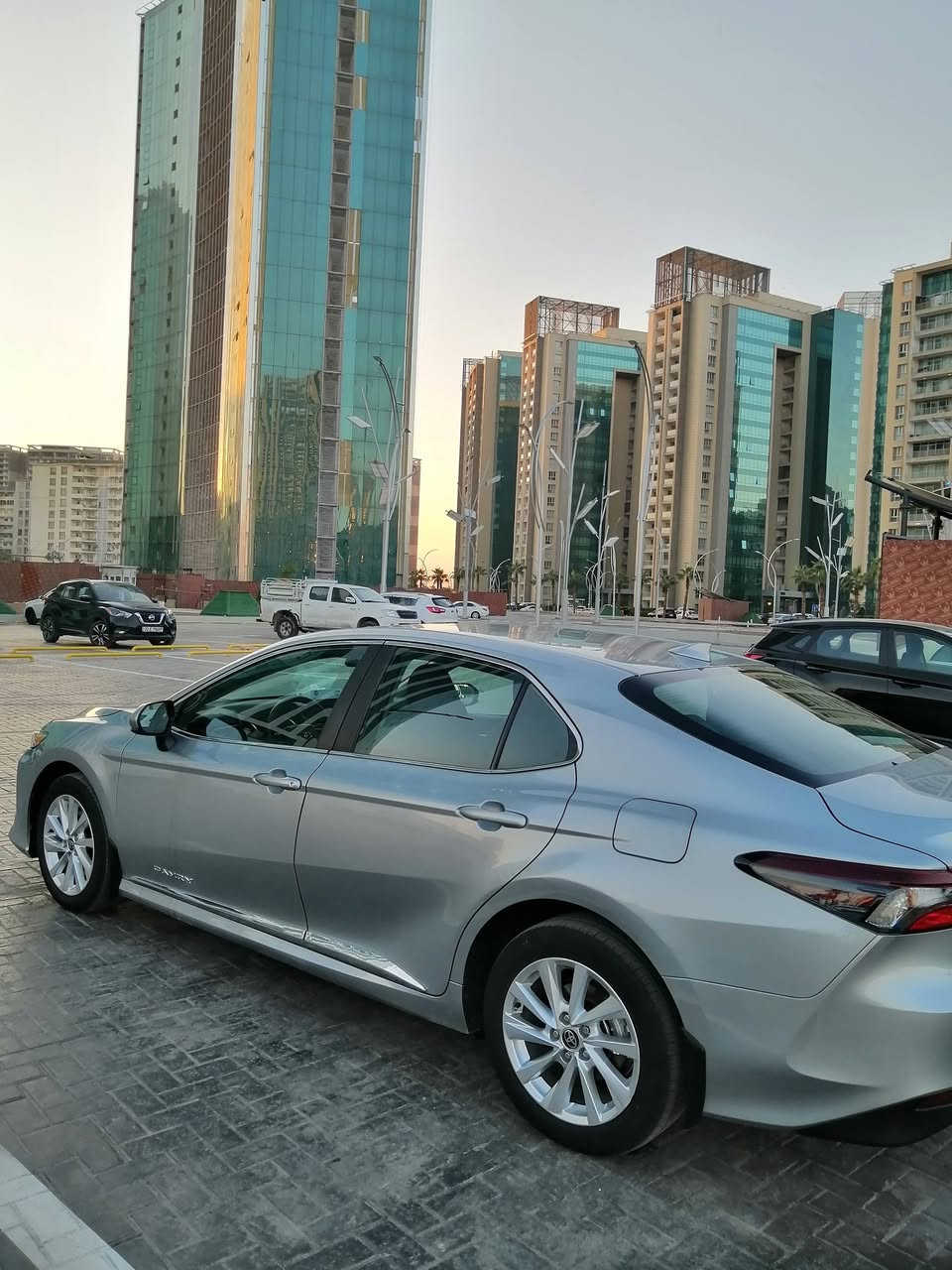 كامري موديل 23 LE وارد امريكي معروفه مواصفاتها رقم اربيل جديده ماشيه 17 الف اخت الزيرو  مكانه اربيل باسمي السعر 197 وبيه مجال 
***********
