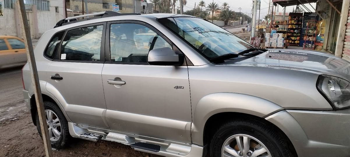 السلام عليكم توسان ٢٠٠٨ فورويل 6سلندر محرك 2700 رقم أربيل بسمي الرقم الجديد مكفول كفال عامه تدفئه تبريد فتحه بالقماره تخم تاير سياره جاهزه مكان السياره الديوانيه الشاميه تليفون *********** السعر ١١٠
