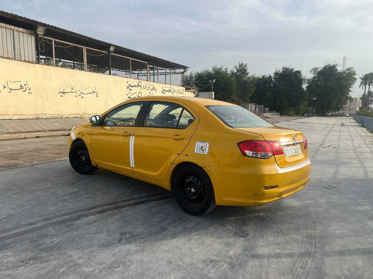 السلام عليكم
سياره كريت ول فولكس تكسي للبيع 
سياره جديدة بمعنى الكلمه هاي صورها 
تخم تاير 
ويل جديد 
محرك جديد 
مصبوغه حزام 
السياره مال جناي و ما تعب 
السياره ب اسمي تحويل ثاني يوم 
نقصها بس كلج عالي 
مافارغ اسوي و التدفئة  بس الدكت مال تحكم جلب عندي 
و تبريد كامل نقص بلي مال كمبريسر 
اما لباقي كلها شغال السياره الي تعجبه كل لهلا بي مكاني _ بابل مسيب
***********
***********
