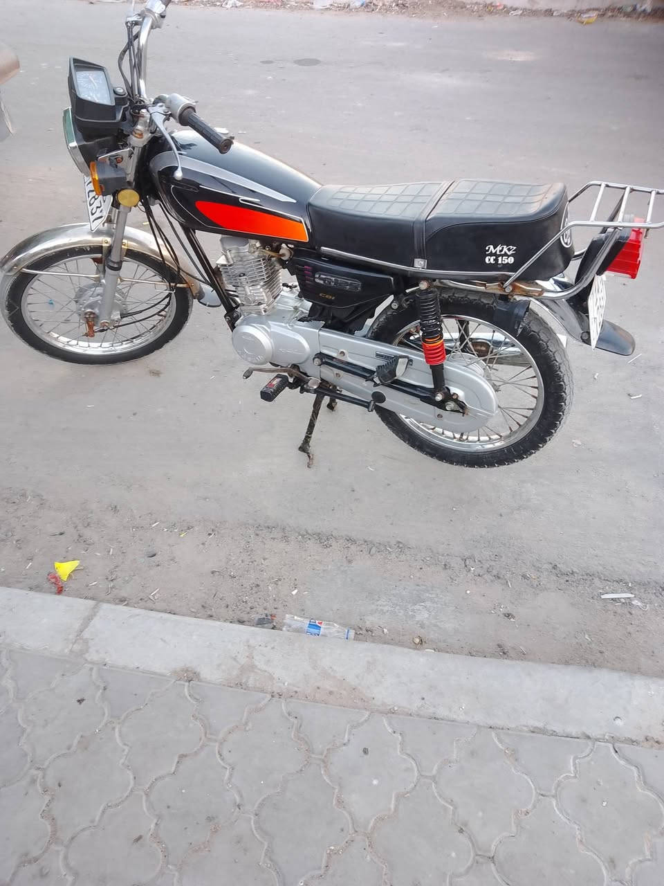 السلام عليكم دراجه ارشا للبيع رقم وسنويه موديل 21 نضيفه كلش تحويل ثاني يوم كله شغاله السعر مليون و 600 ) 1600 ) عنواني بالزبير اتصال ***********
واتساب ***********
