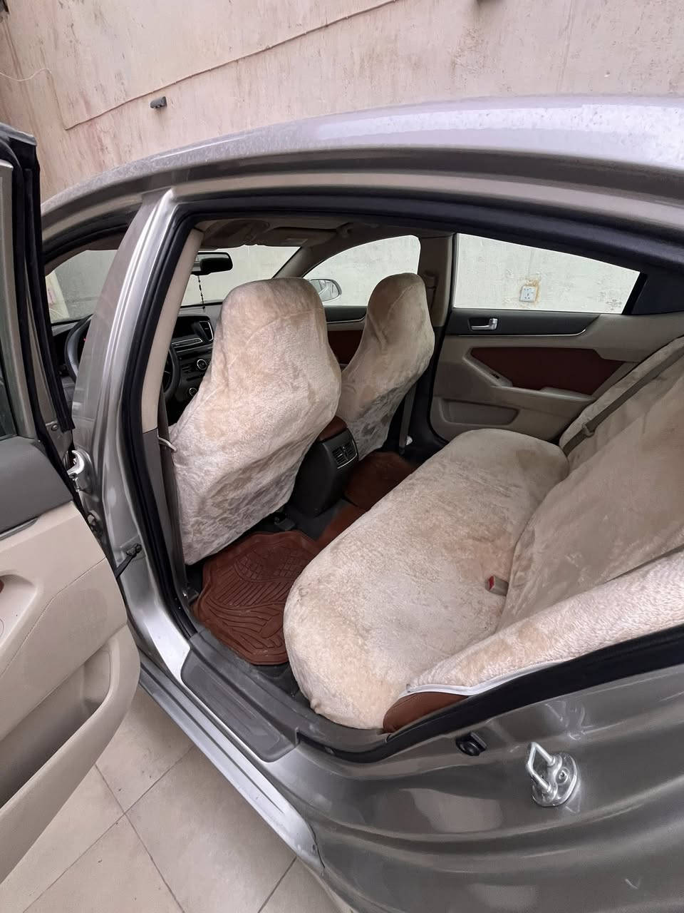 كيا كادنزا للبيع
موديل 2013 خليجي 
السياره جاهزه بدون اي نقص 
بيها قطعه صبغ جاملغ خلف السائق
رقم اربيل تحويل او وكاله 
رقم صاحب السياره 
130 وبيها مجال 

‭0770 265 6905‬
