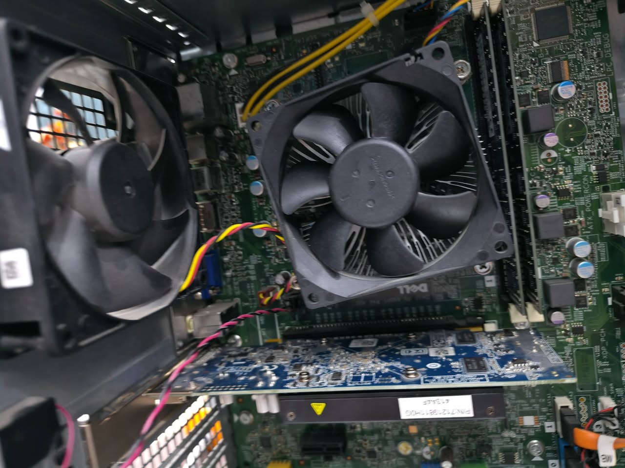 حاسبة للبيع سعر 175 مفيدة لتصفح والالعاب الخفيفة
ذاكرة 512
رام 8
معالج i5 4570
كرت شاشة amd hd 8490


**إذا كنت صاحب هذا الإعلان وتريد حذفه لأي سبب، رجاءا أرسل رسالة إلى الدعم الفني**