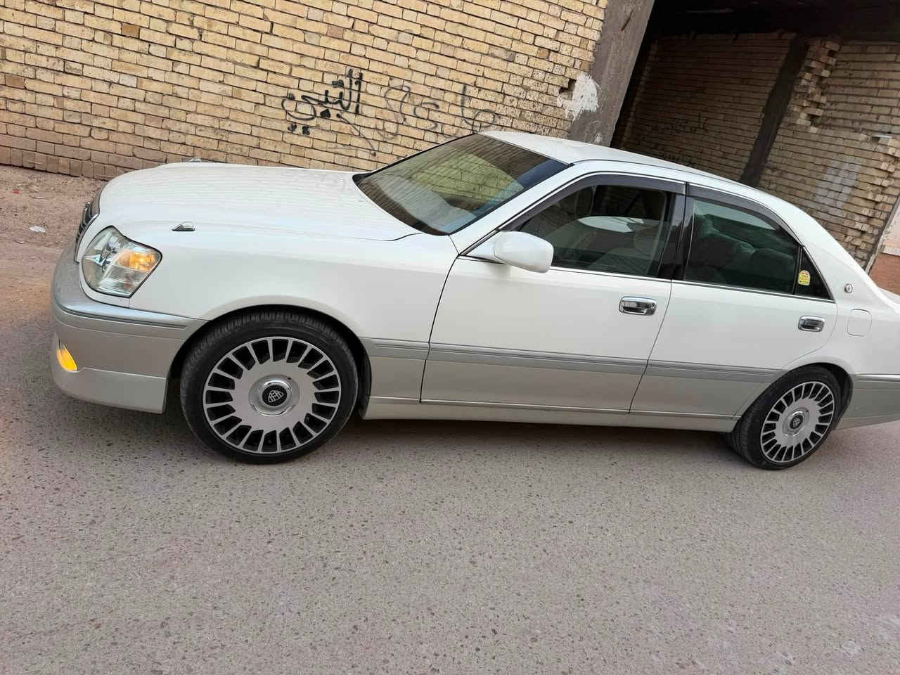 السلام عليكم ملكة 2003 اصل
رقم بصرة الجديد بااسمي تحويل ثاني يوم 
مواصفات الملكة معرفة مكفولة من الگص 
فوول مواصفات  ثلاث دكم 
سيارة جاهزة 
السعر /148وبيهة مجال
مكان السيارة /بغداد الدورة
للتواصل واتساب/***********
