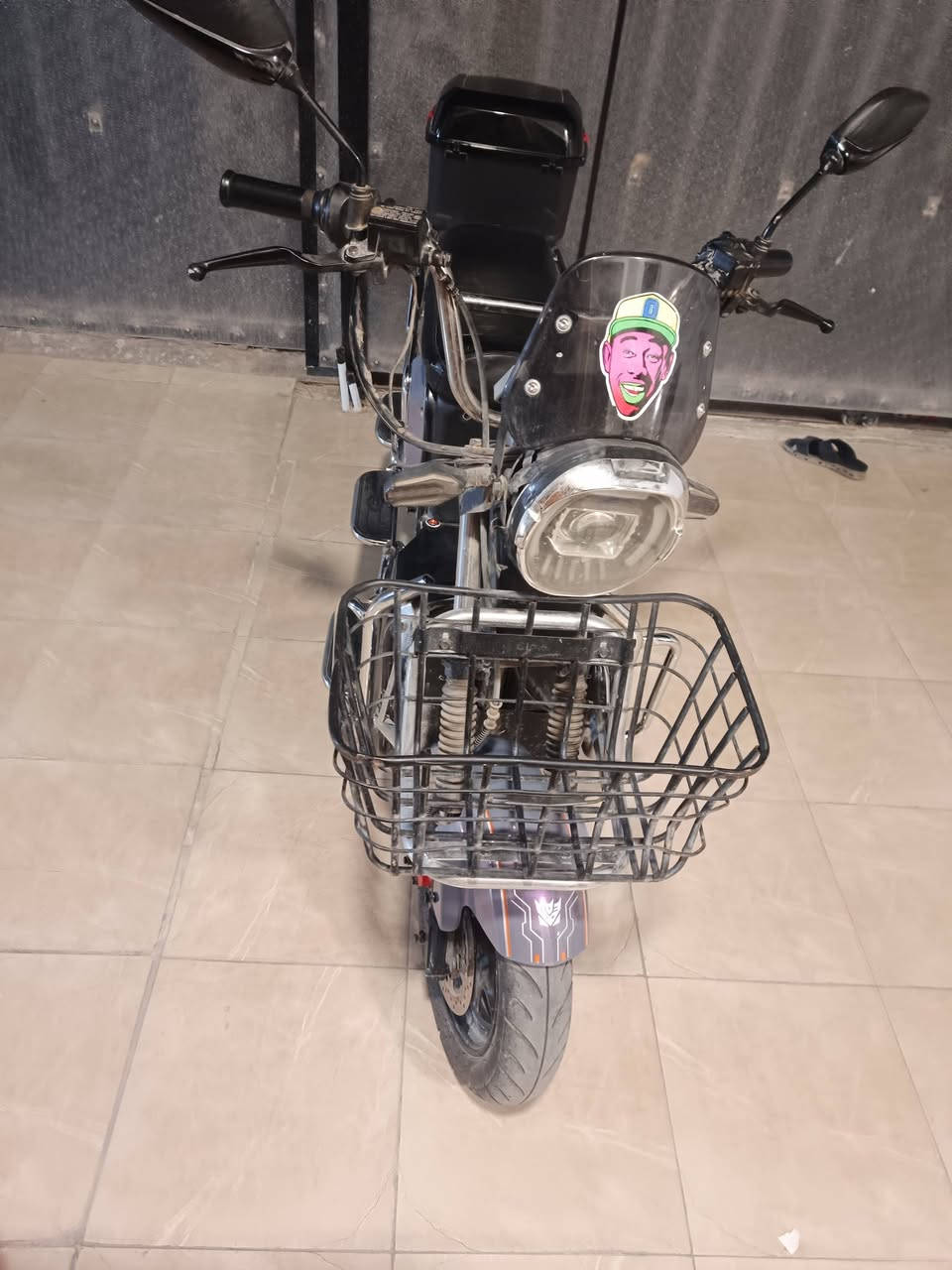 سلام عليكم دراجه شحن للبيع
بطاريات قبل شهرين بدلتهن 
للستفسار ***********
