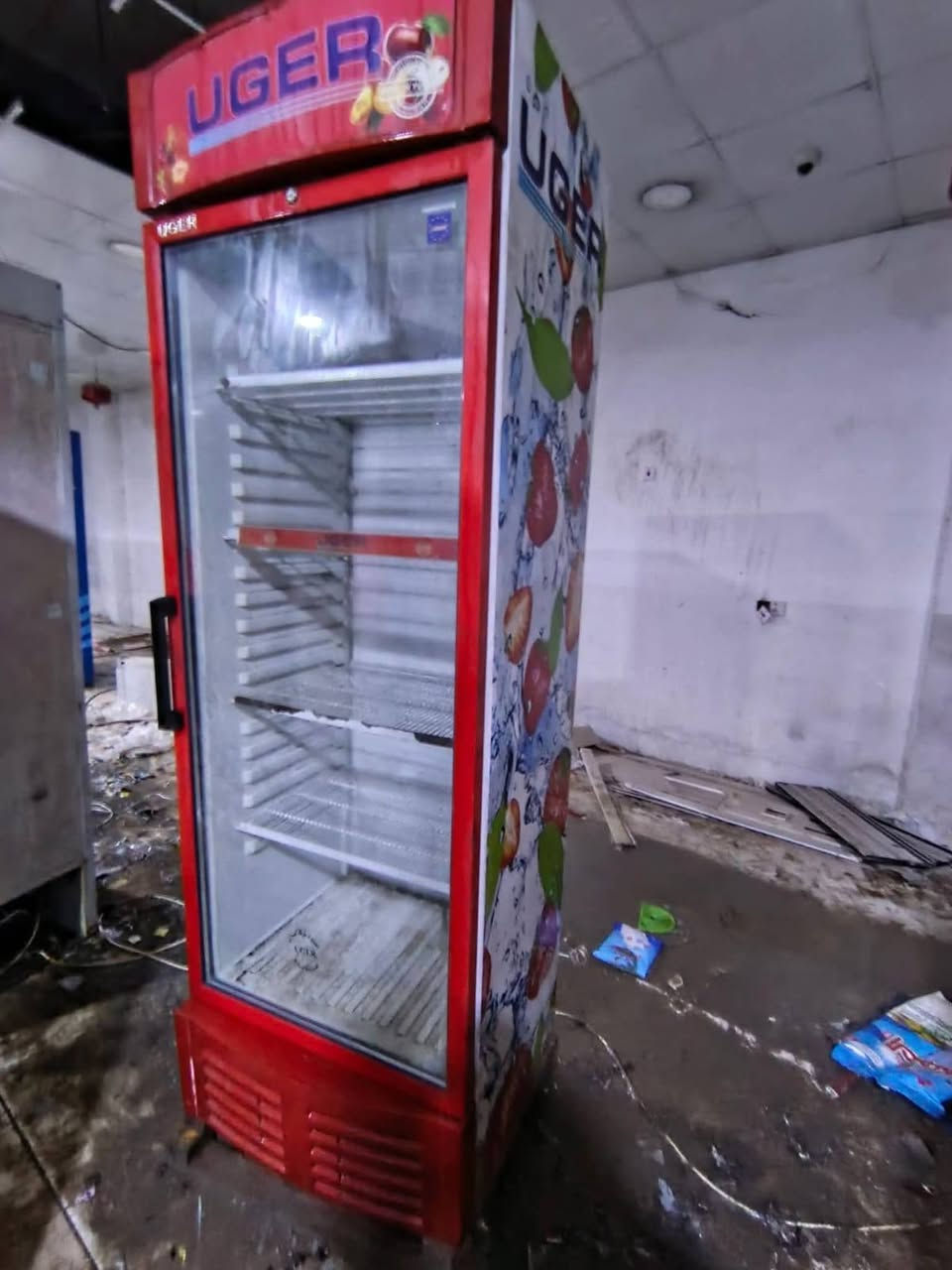 السلام عليكم
عندي سوفت عدد ٢ وعارضات وسبالت  لبيع مكان ابو غريب هاي صورهن وياريت شراي شلع اسف ع الايطاله تفاصل هذا رقم *********** تحياتي لجميع
