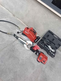 للبیع جهاز هایدرولیكي ميلواكي   راسي كبس ومكص وياه   بافتات 16 الي 400...