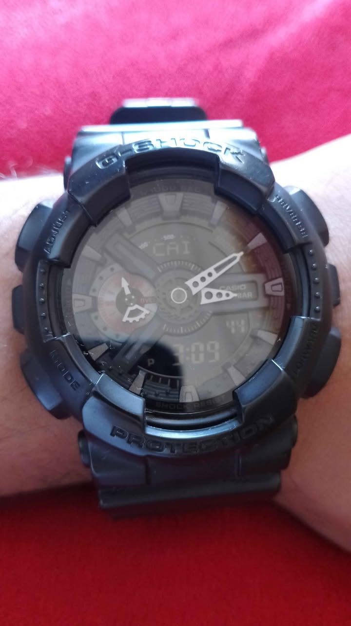 ساعة كاسيو جي-شوك (Casio G-Shock) موديل GA-110MB-1A تتميز بتصميمها الأسود غير اللامع مع لمسات حمراء خفيفة.نوع العرض: تناظري-رقمي (Analog-Digital).المميزات: مقاومة للصدمات، ومقاومة للماء حتى عمق 200 متر.المادة: هيكل وسوار مصنوعان من الراتنج المتين.متاح شحن بفضل الله جميع المحافظات الاسكندرية, مصر


**إذا كنت صاحب هذا الإعلان وتريد حذفه لأي سبب، رجاءا أرسل رسالة إلى الدعم الفني**