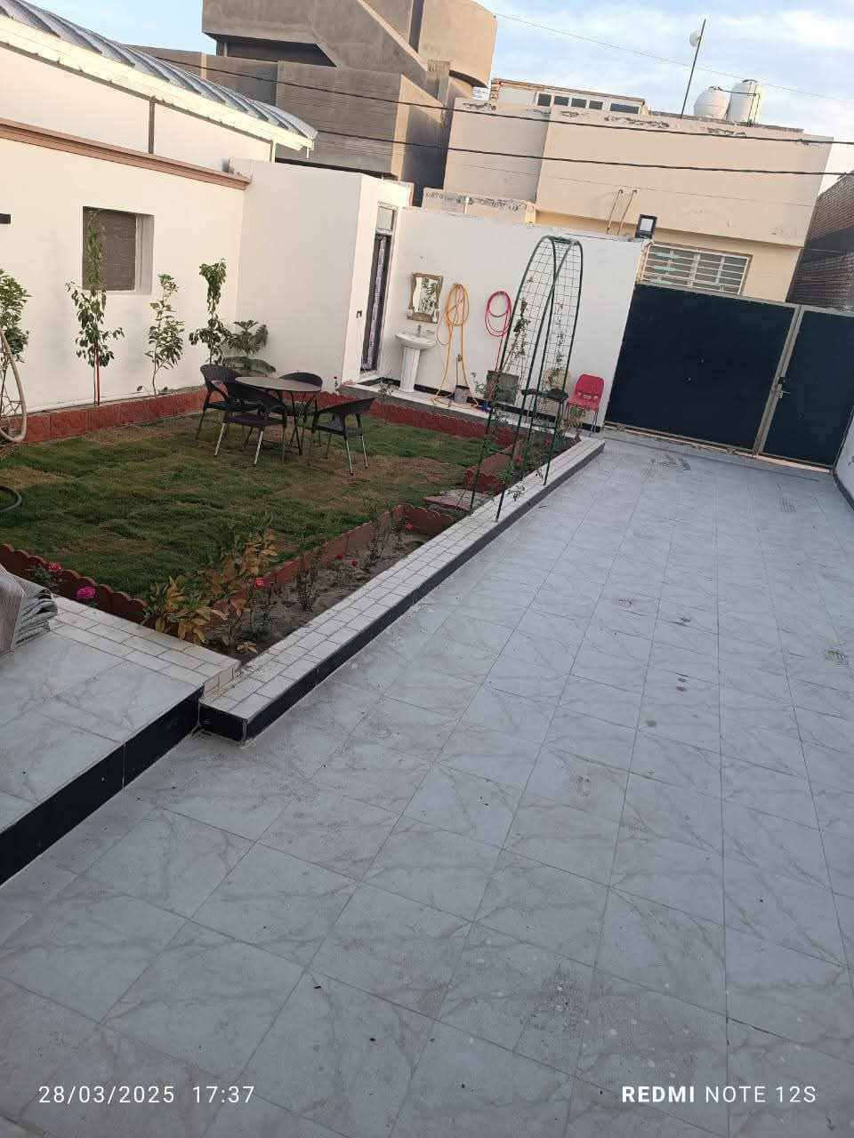 بيت طابو زراعي مساحة 250 سند 25 يتكون من ثلاث غرف نوم طابق ونص البناء طابوك السقف صب البناء درجة اولى طويريج حي الجمعيه شارع اسد الله الغالب قرب الشط خلف بيت استاذ منتظر القائممقام
ابو ايه ***********
