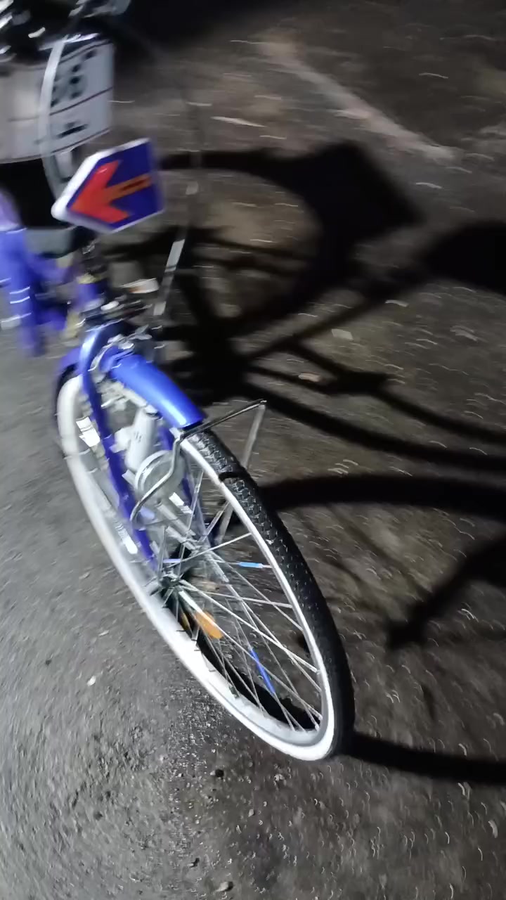 السلام عليكم بايسكل نضيف كلش
السعر ١١٥ 
بغداد ***********
